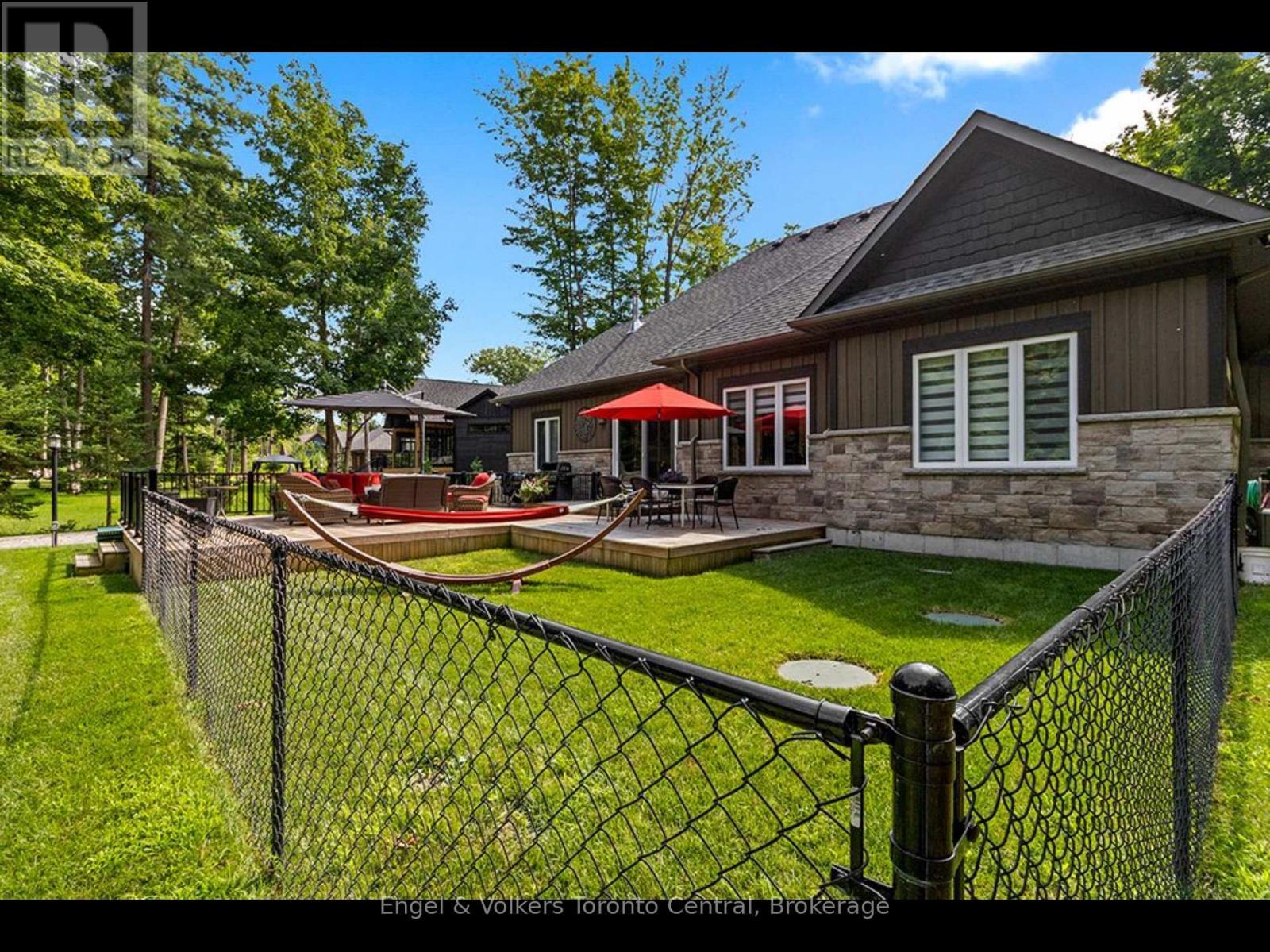 81 Spruce Street, Tiny, ON - Outdoor With Deck Patio Veranda