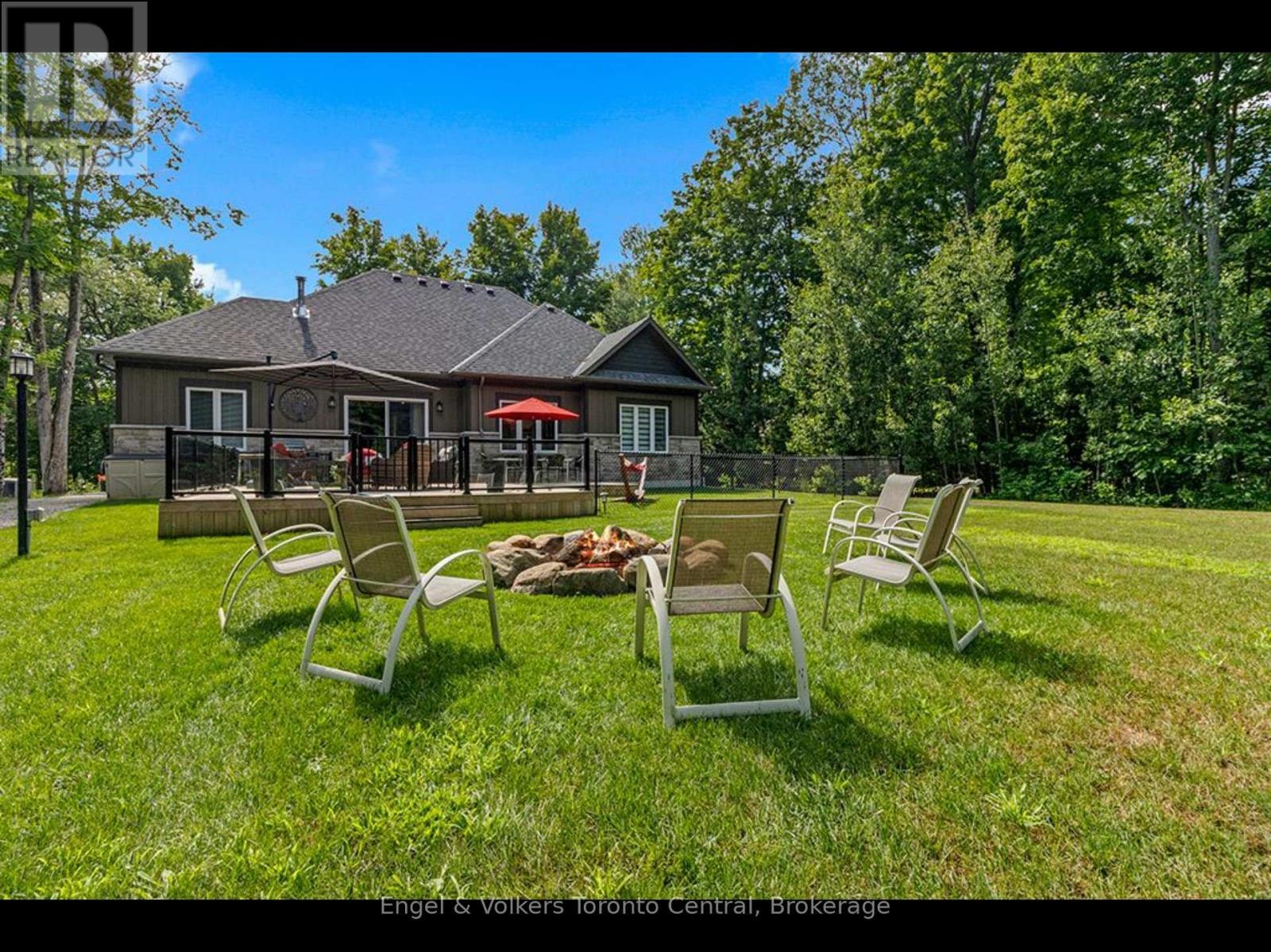 81 Spruce Street, Tiny, ON - Outdoor With Deck Patio Veranda