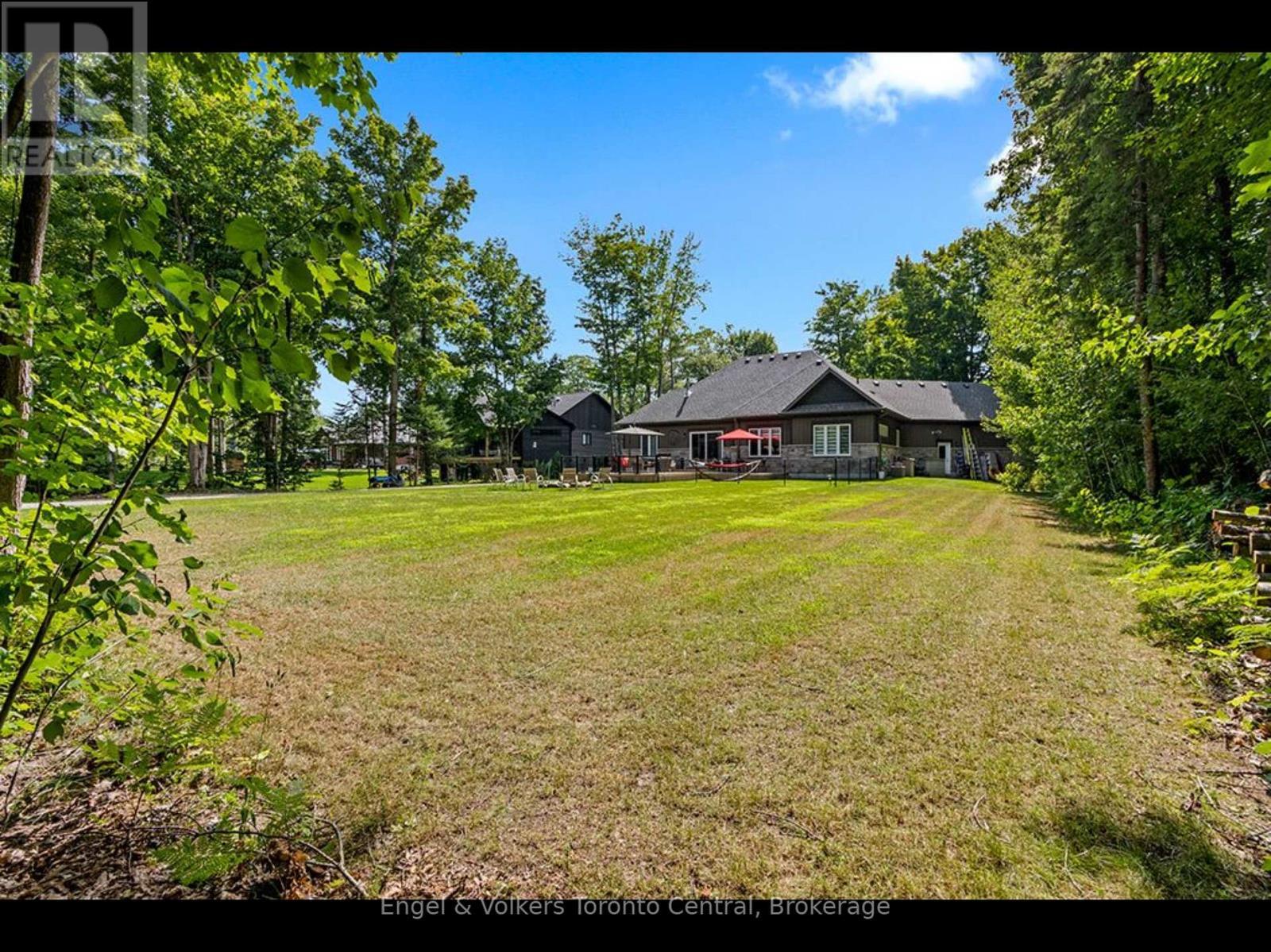 81 Spruce Street, Tiny, ON - Outdoor
