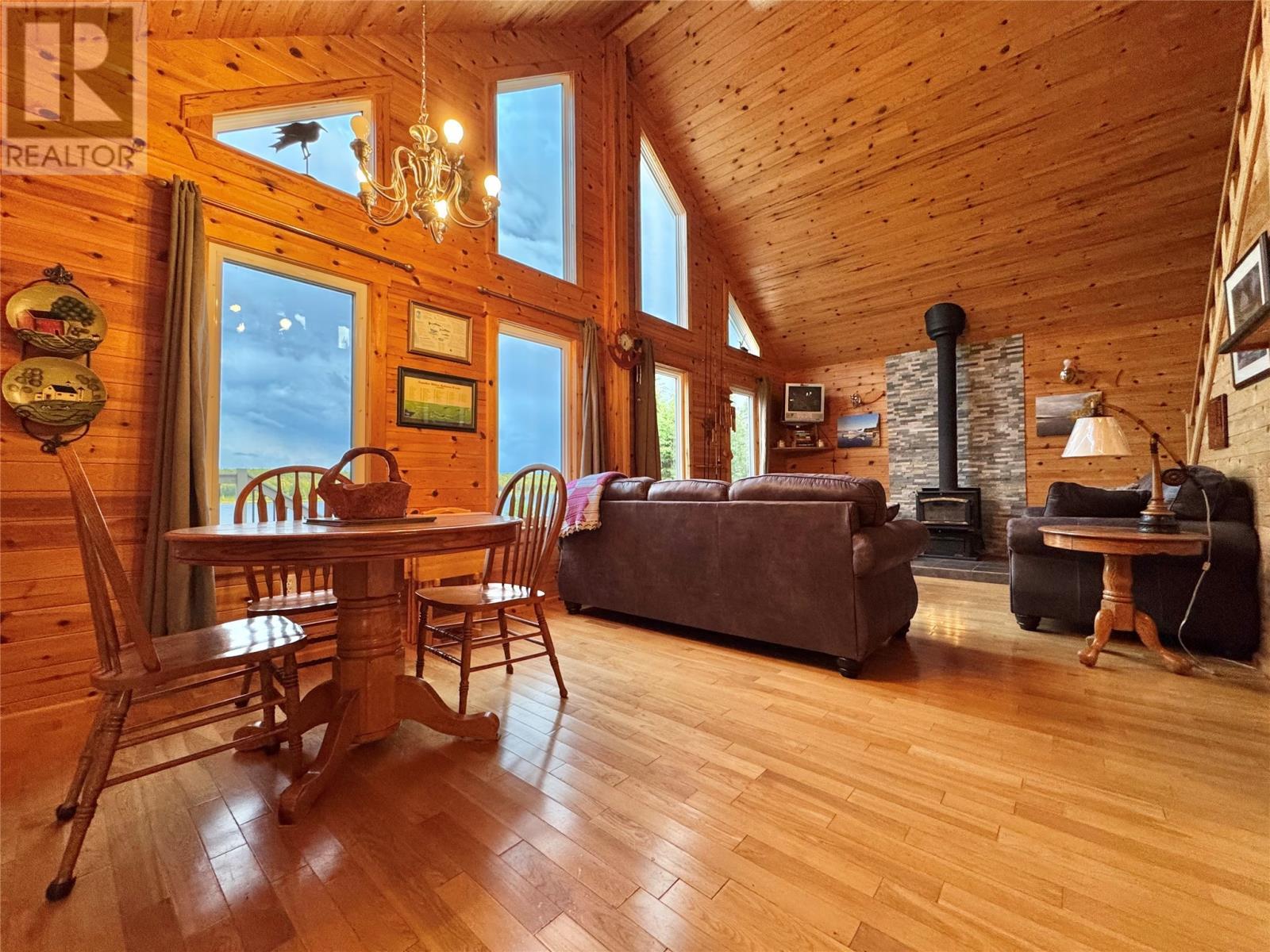 0 4Th Pond, Gander River, NL - Indoor