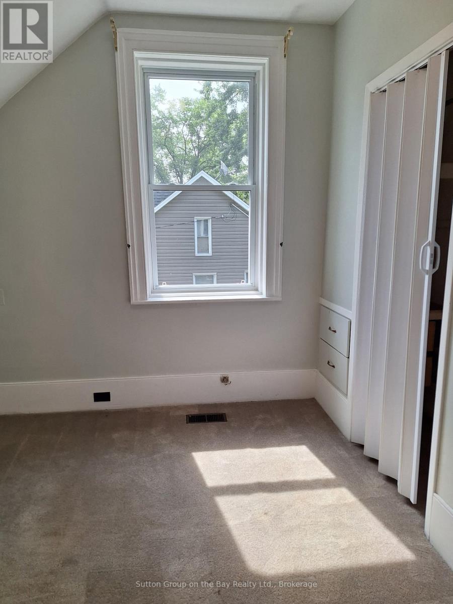 215 Cedar Street, Clearview (Stayner), ON - Indoor Photo Showing Other Room