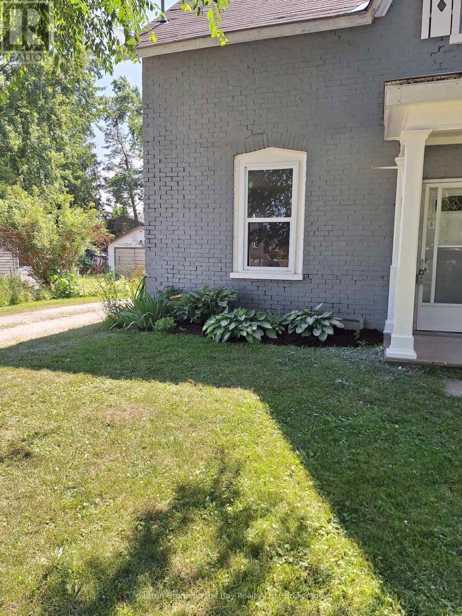 215 Cedar Street, Clearview (Stayner), ON - Outdoor