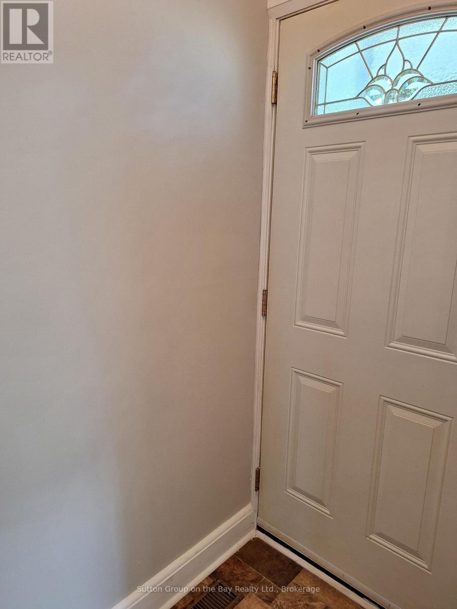 215 Cedar Street, Clearview (Stayner), ON - Indoor Photo Showing Other Room