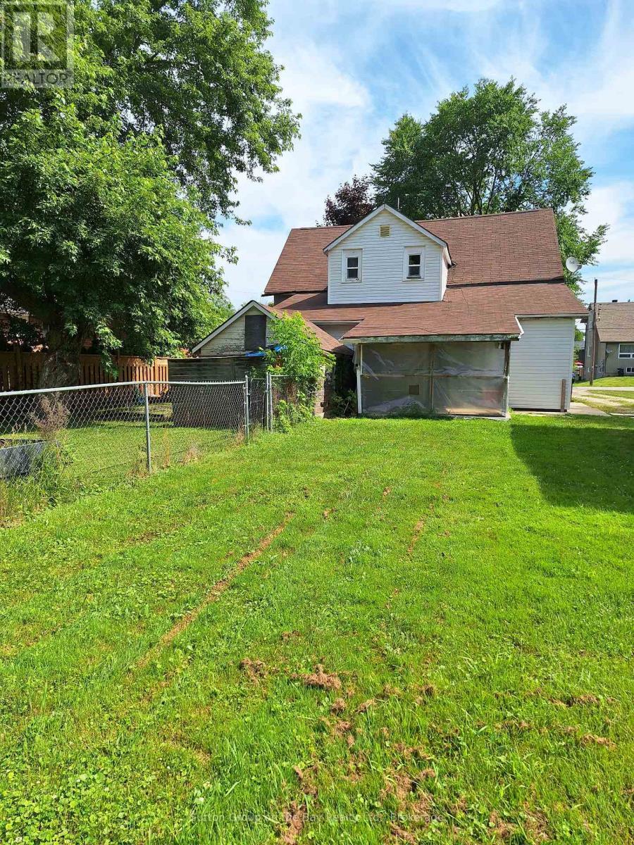 215 Cedar Street, Clearview (Stayner), ON - Outdoor