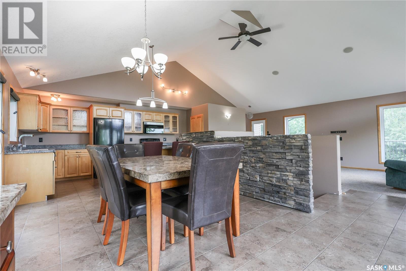 33 Carwin Park Drive, Lakeland Rm No. 521, SK - Indoor Photo Showing Dining Room