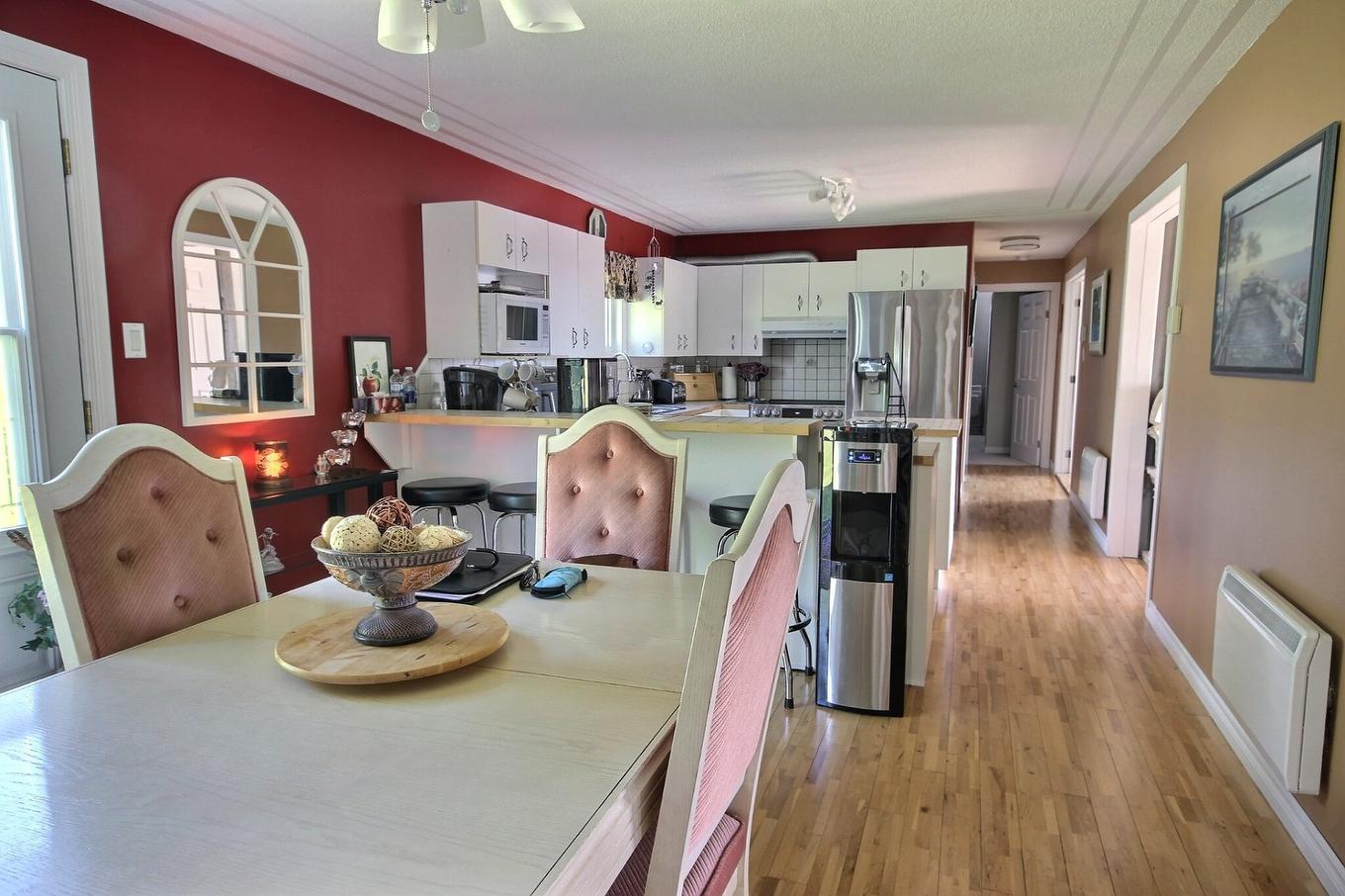 Cuisine - 7796 Boul. Rideau, Rouyn-Noranda, QC - Indoor