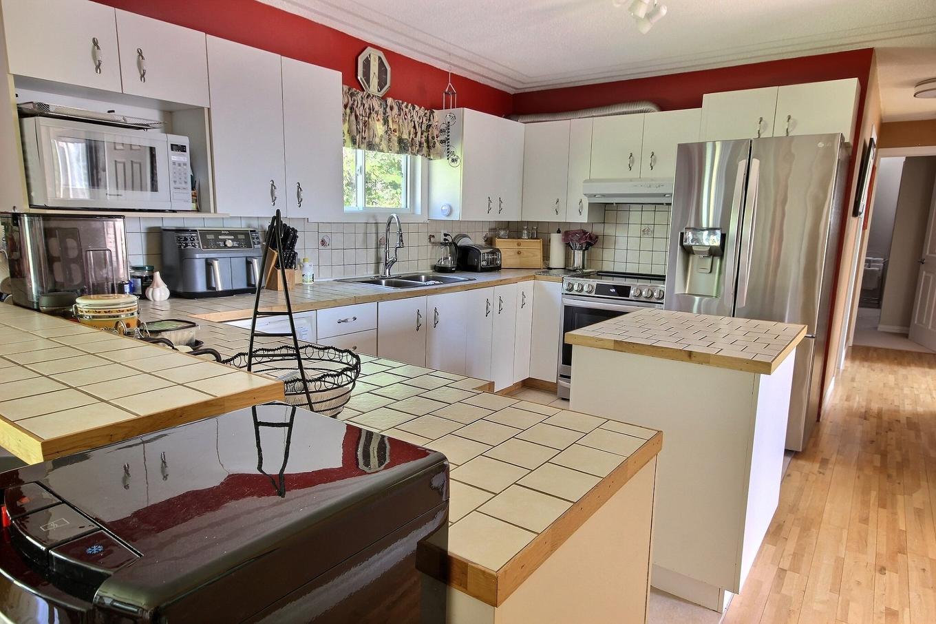 Cuisine - 7796 Boul. Rideau, Rouyn-Noranda, QC - Indoor Photo Showing Kitchen With Double Sink