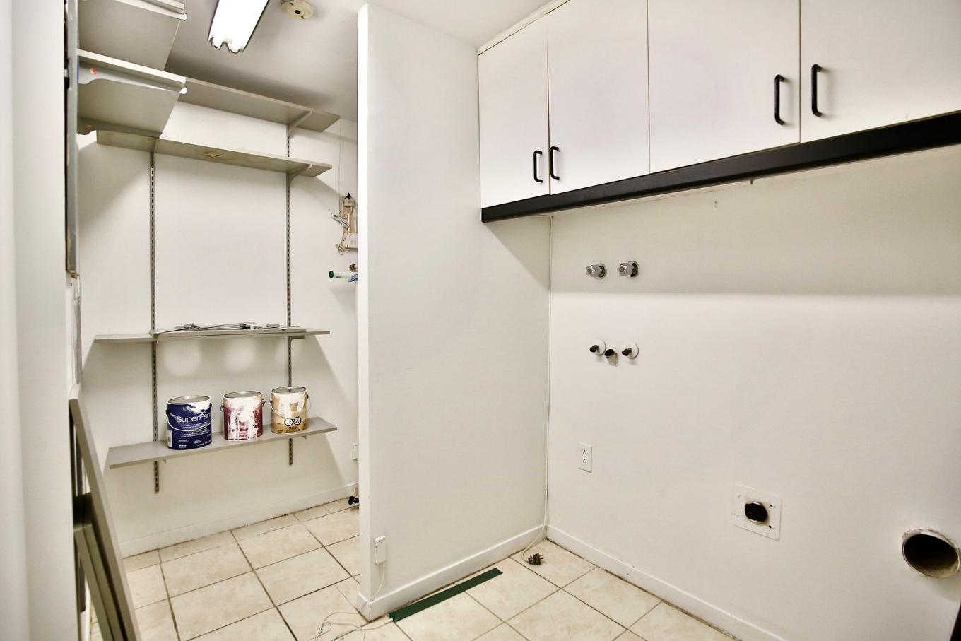 Laundry room - T301-51 Place Charles-Le Moyne, Longueuil (Le Vieux-Longueuil), QC - Indoor