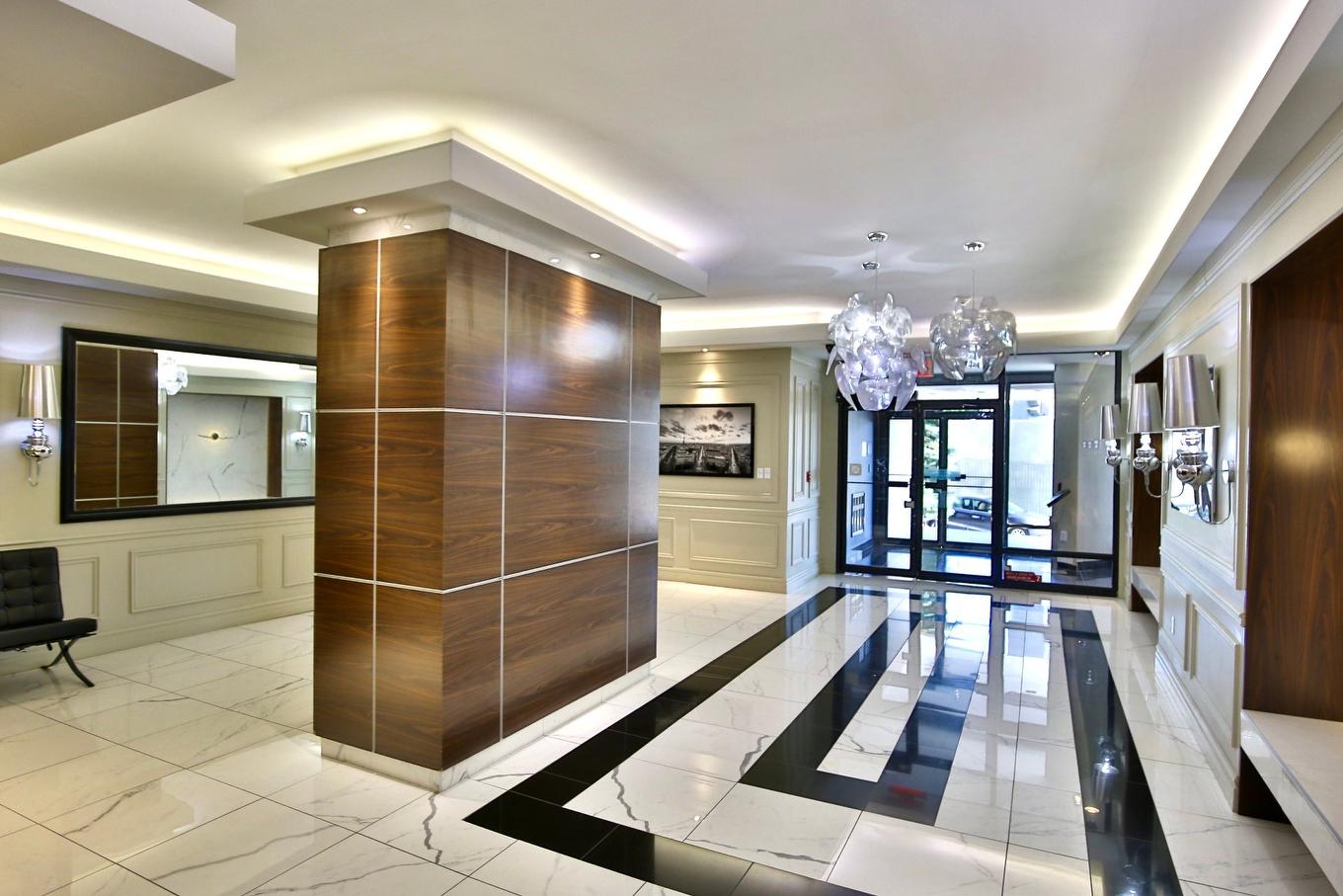 Hall - T301-51 Place Charles-Le Moyne, Longueuil (Le Vieux-Longueuil), QC - Indoor