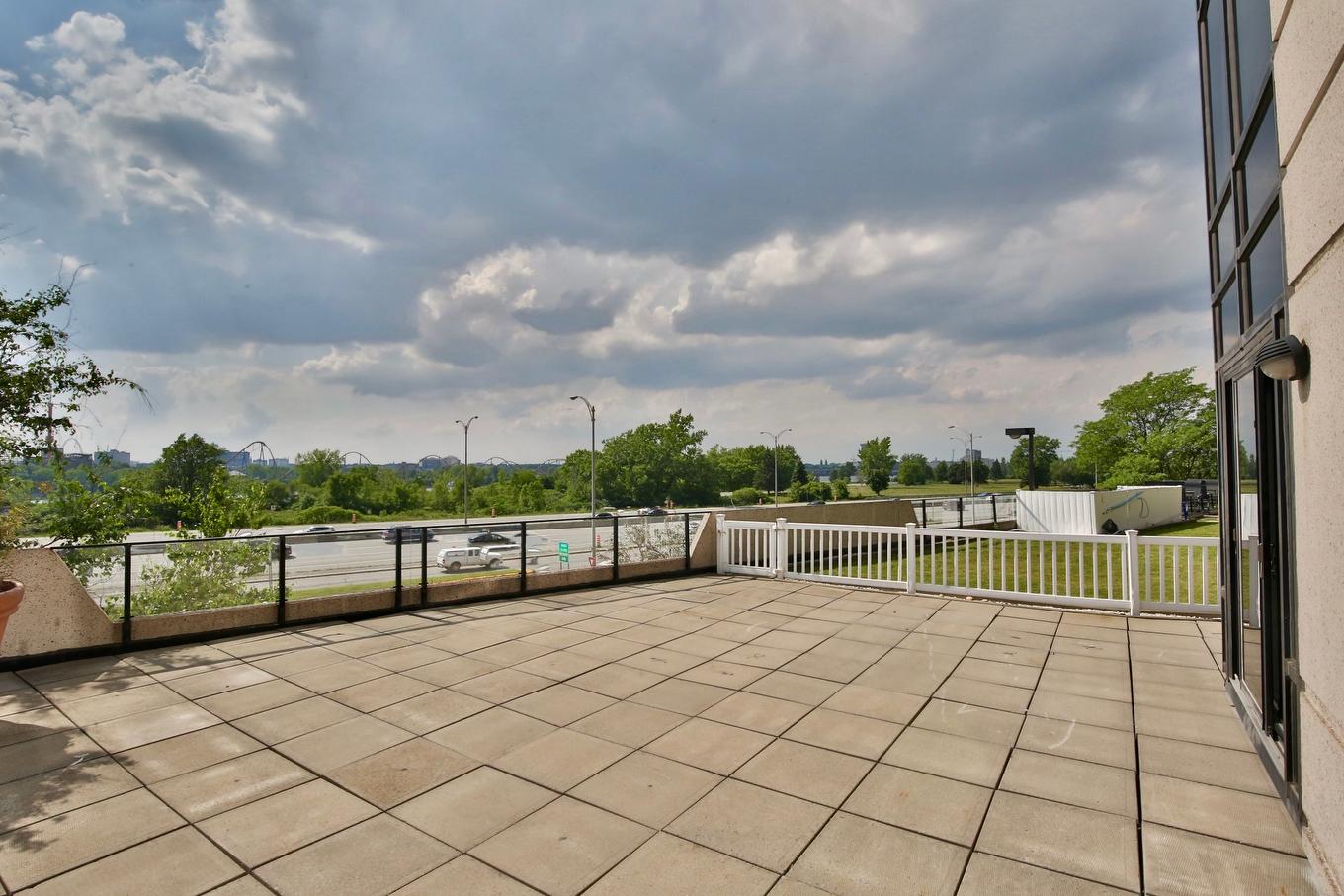 Patio - T301-51 Place Charles-Le Moyne, Longueuil (Le Vieux-Longueuil), QC - Outdoor