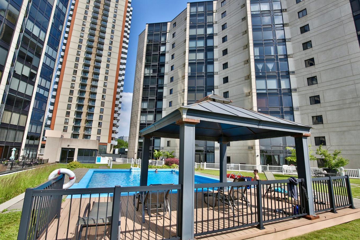 Overall view - T301-51 Place Charles-Le Moyne, Longueuil (Le Vieux-Longueuil), QC - Outdoor With Facade