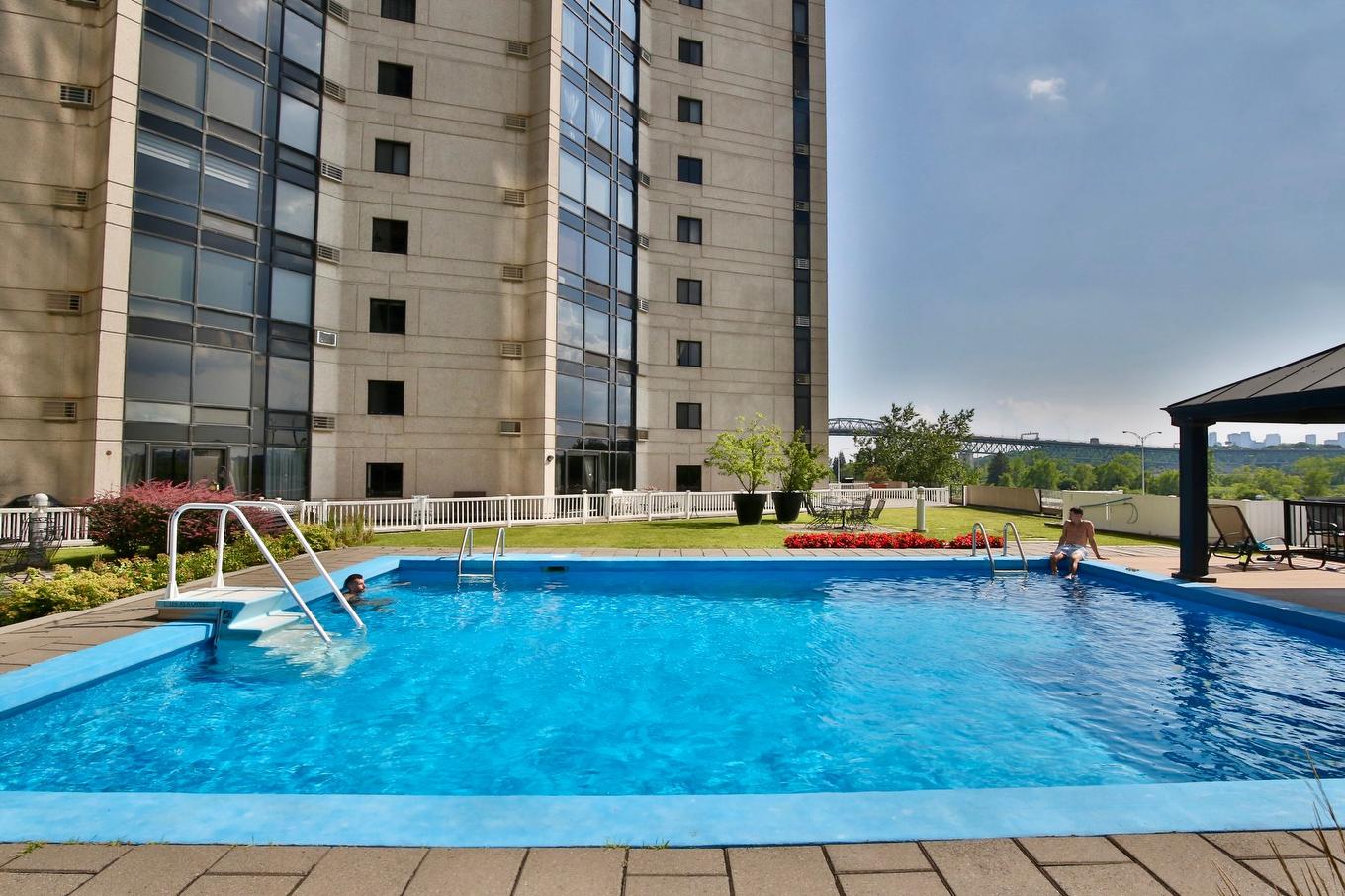 Pool - T301-51 Place Charles-Le Moyne, Longueuil (Le Vieux-Longueuil), QC - Outdoor With In Ground Pool