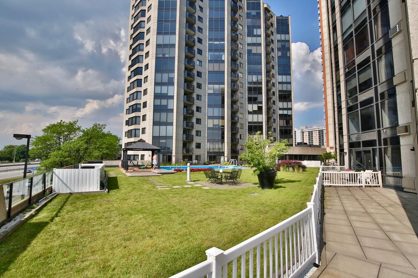 Back facade - T301-51 Place Charles-Le Moyne, Longueuil (Le Vieux-Longueuil), QC - Outdoor With Facade