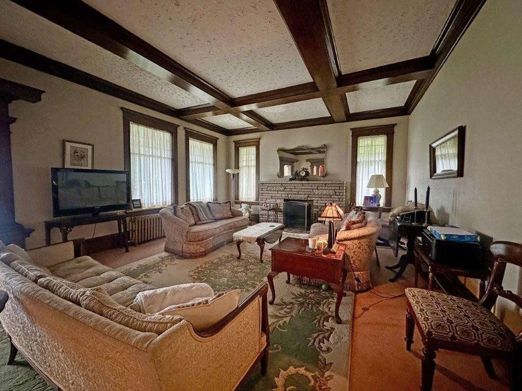 43 Summit Ave, Thunder Bay, ON - Indoor Photo Showing Living Room
