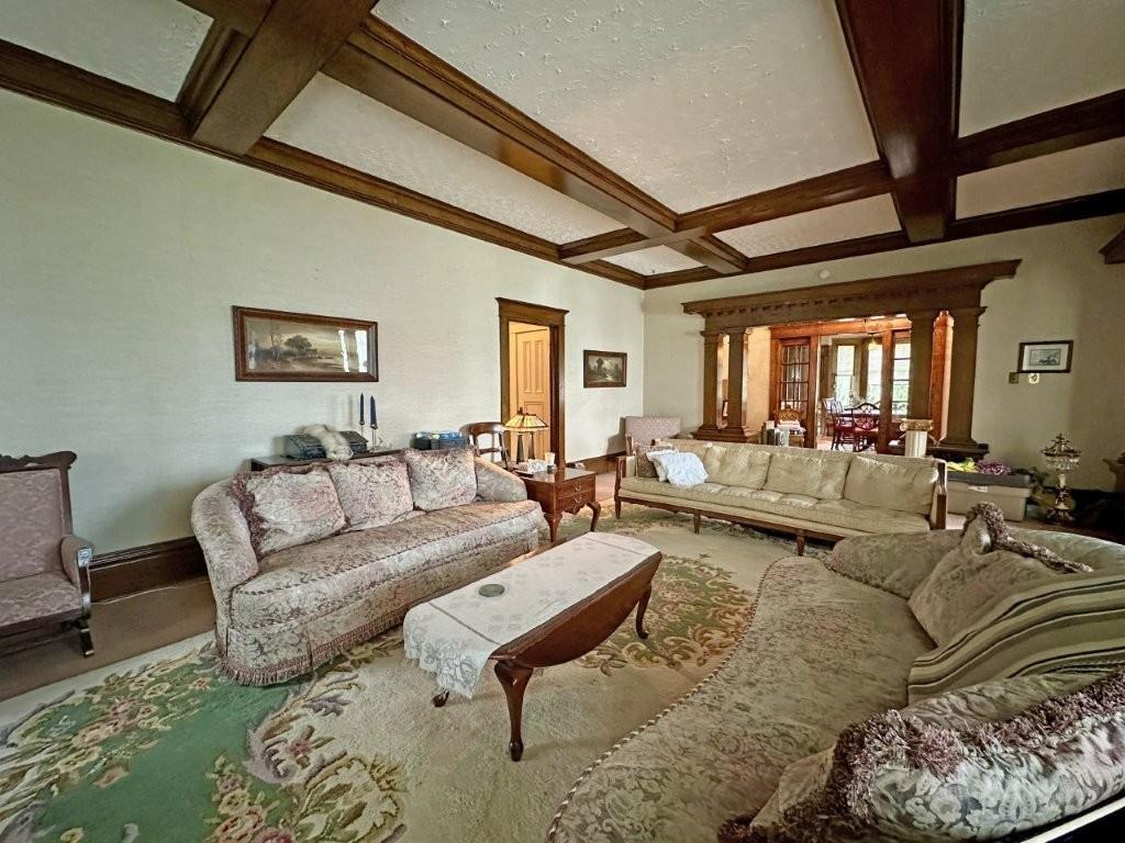 43 Summit Ave, Thunder Bay, ON - Indoor Photo Showing Living Room