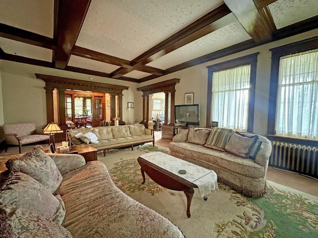 43 Summit Ave, Thunder Bay, ON - Indoor Photo Showing Living Room