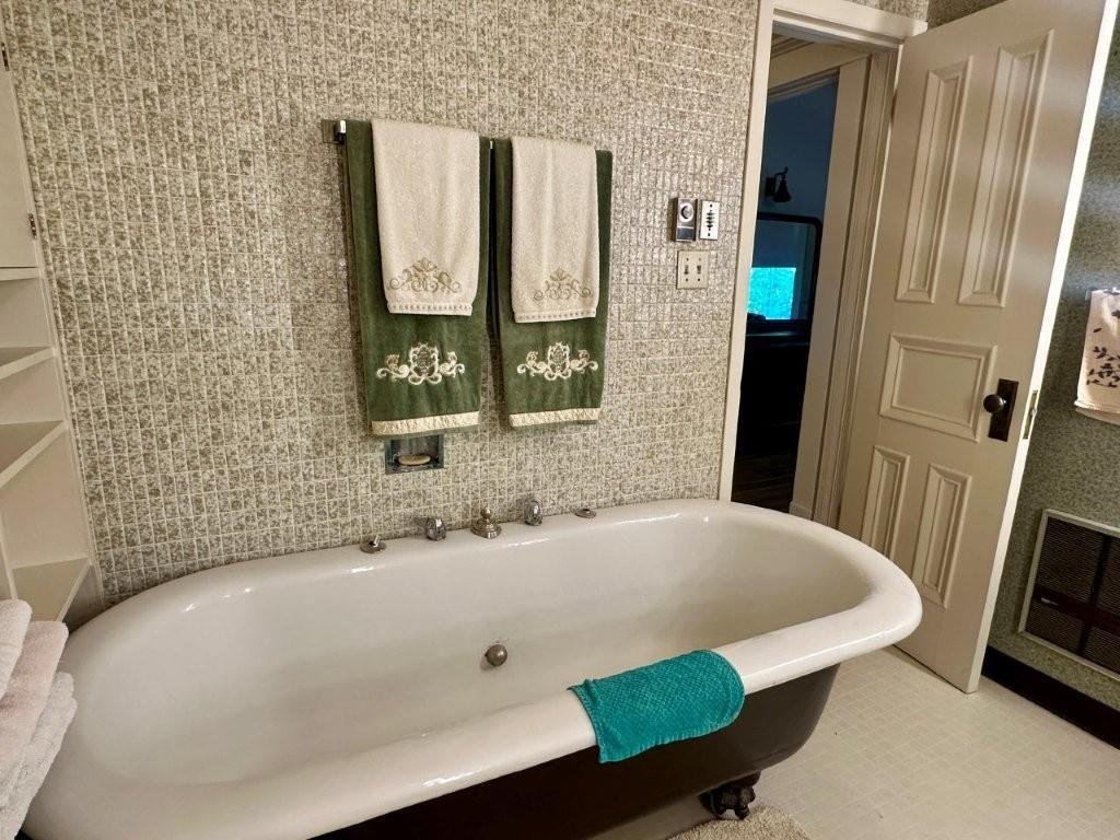 43 Summit Ave, Thunder Bay, ON - Indoor Photo Showing Bathroom