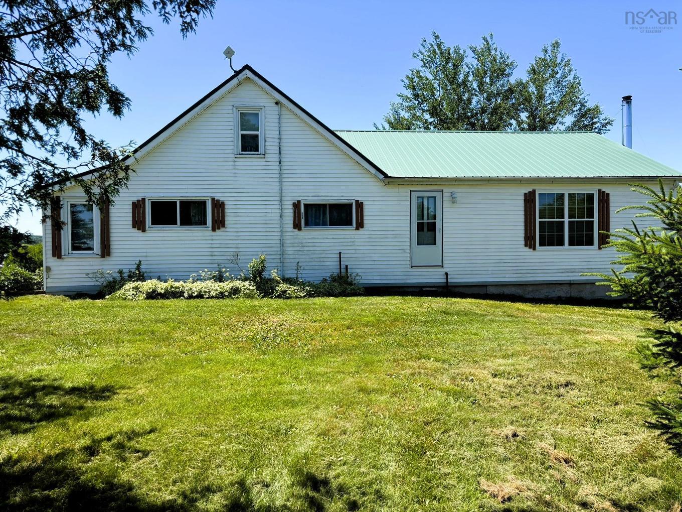 7643 Hwy#2 Highway, West Brook, NS