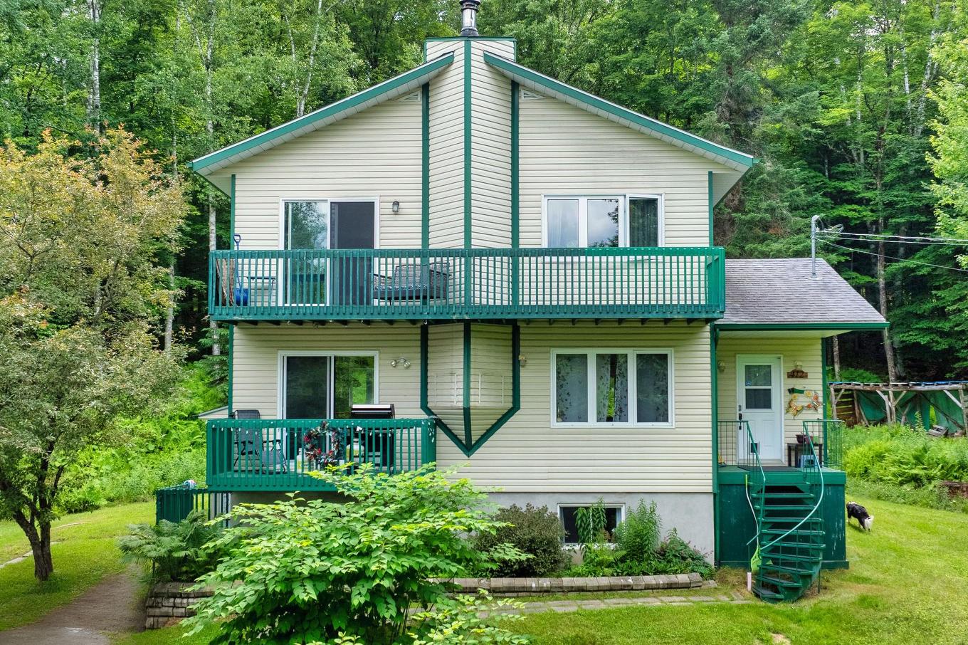 Frontage - 412 Ch. Du Lac-Mercier, Mont-Tremblant, QC - Outdoor With Deck Patio Veranda