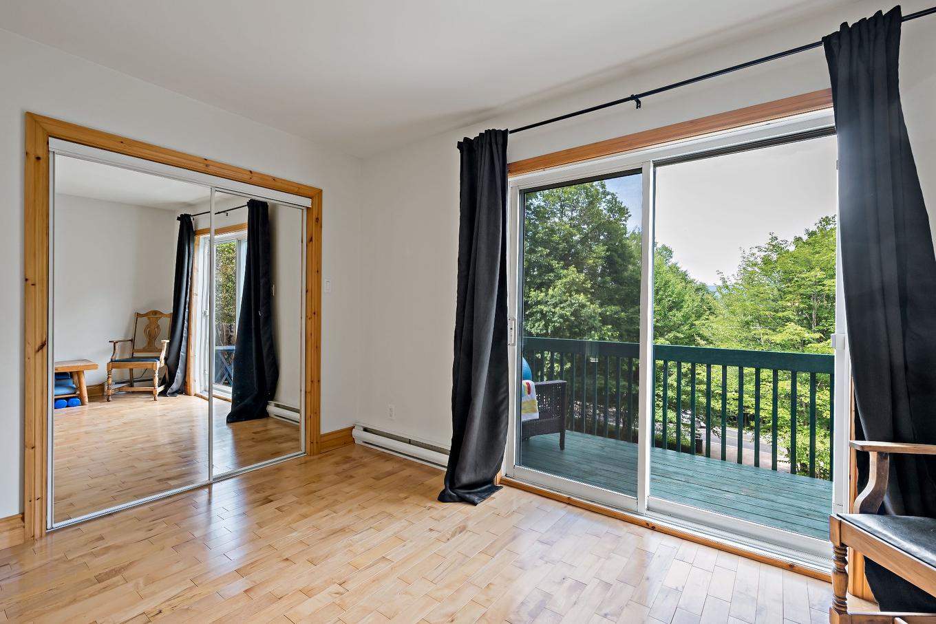 Primary bedroom - 412 Ch. Du Lac-Mercier, Mont-Tremblant, QC - Indoor Photo Showing Other Room