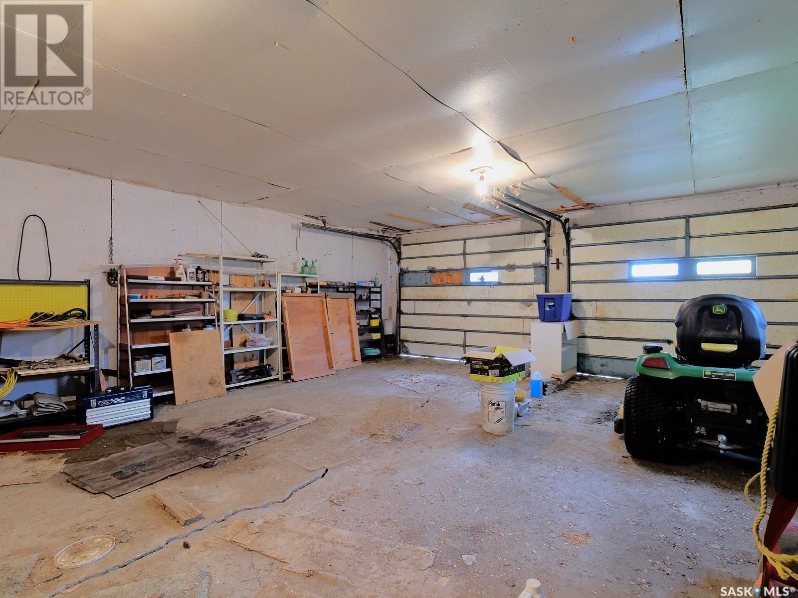 Paradise Lane, Milden Rm No. 286, SK - Indoor Photo Showing Garage