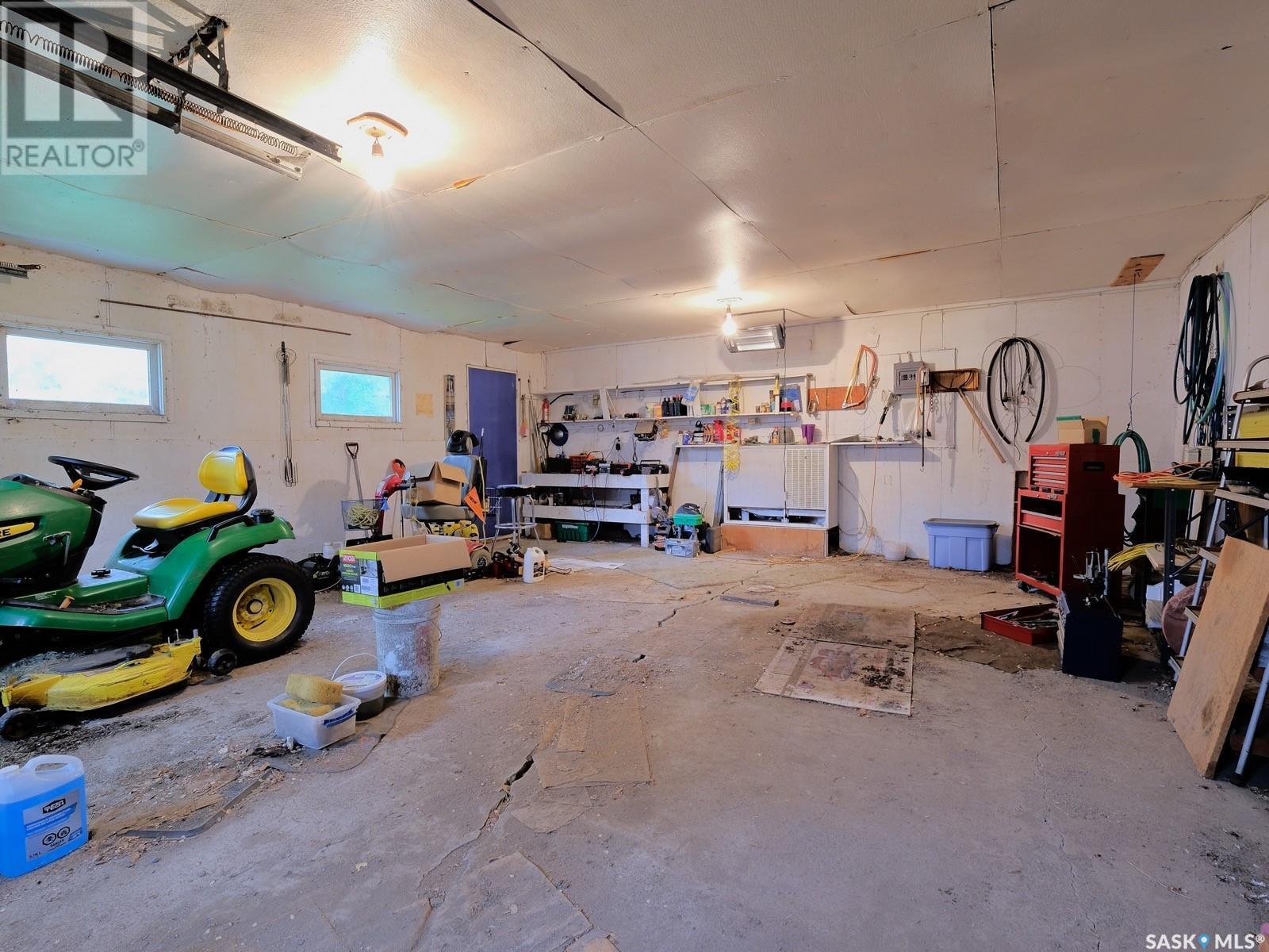 Paradise Lane, Milden Rm No. 286, SK - Indoor Photo Showing Garage