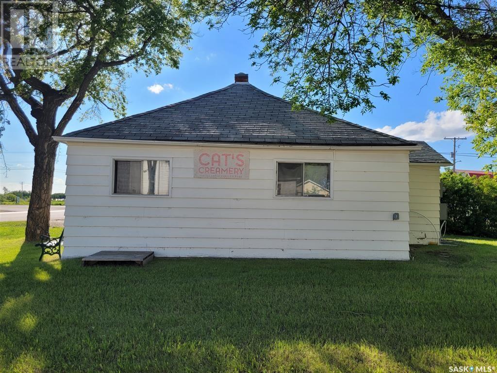 401 Railway Avenue Nw, Watson, SK