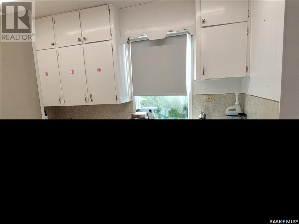 401 Railway Avenue Nw, Watson, SK