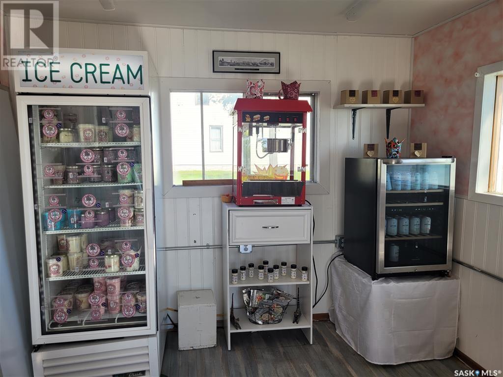 401 Railway Avenue Nw, Watson, SK