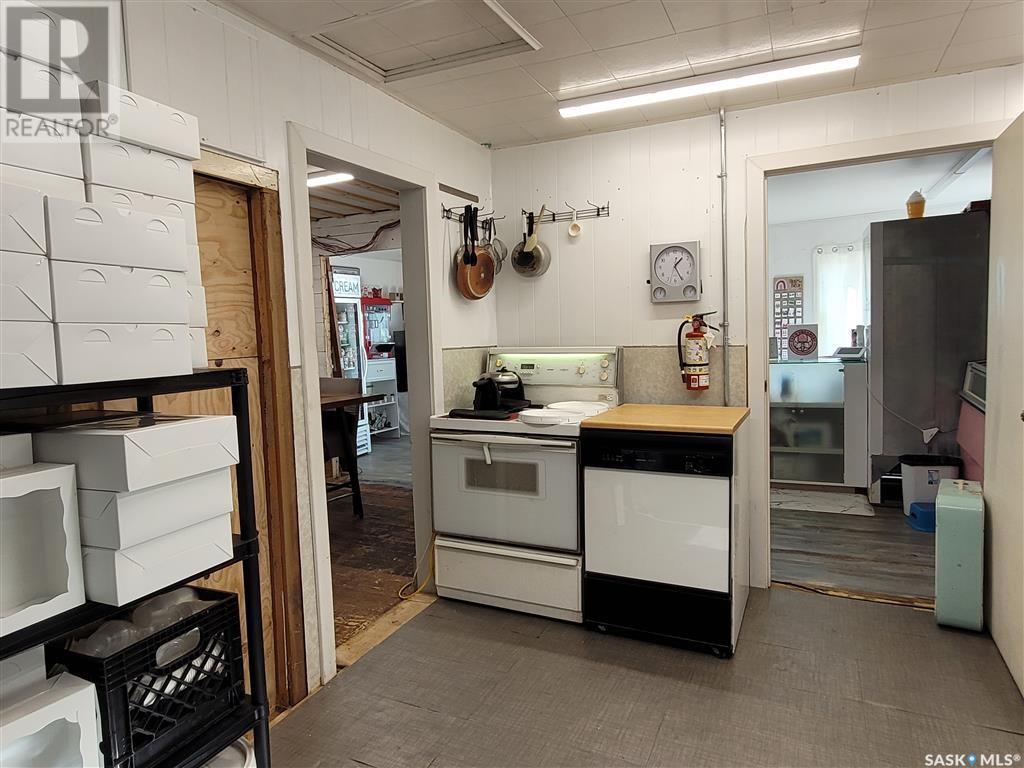 401 Railway Avenue Nw, Watson, SK