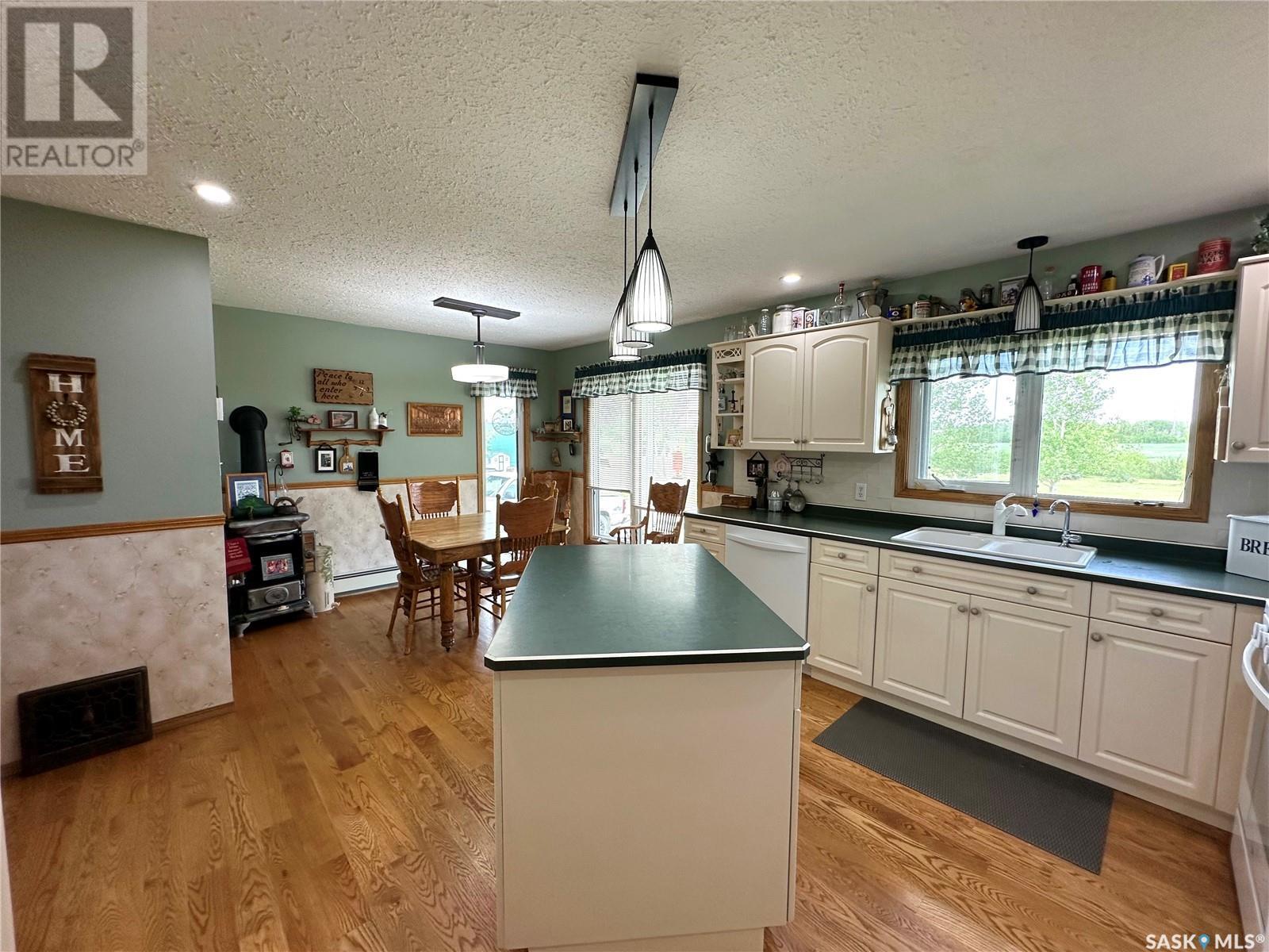 41.3 Acre Acreage Within Town Of Spiritwood Limits, Spiritwood, SK - Indoor Photo Showing Kitchen