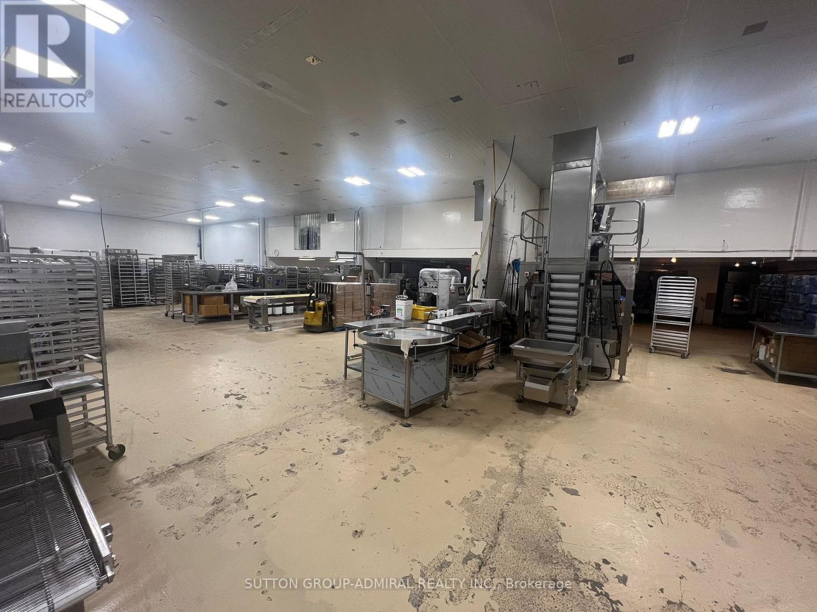 14 - 418 Hanlan Road, Vaughan, ON