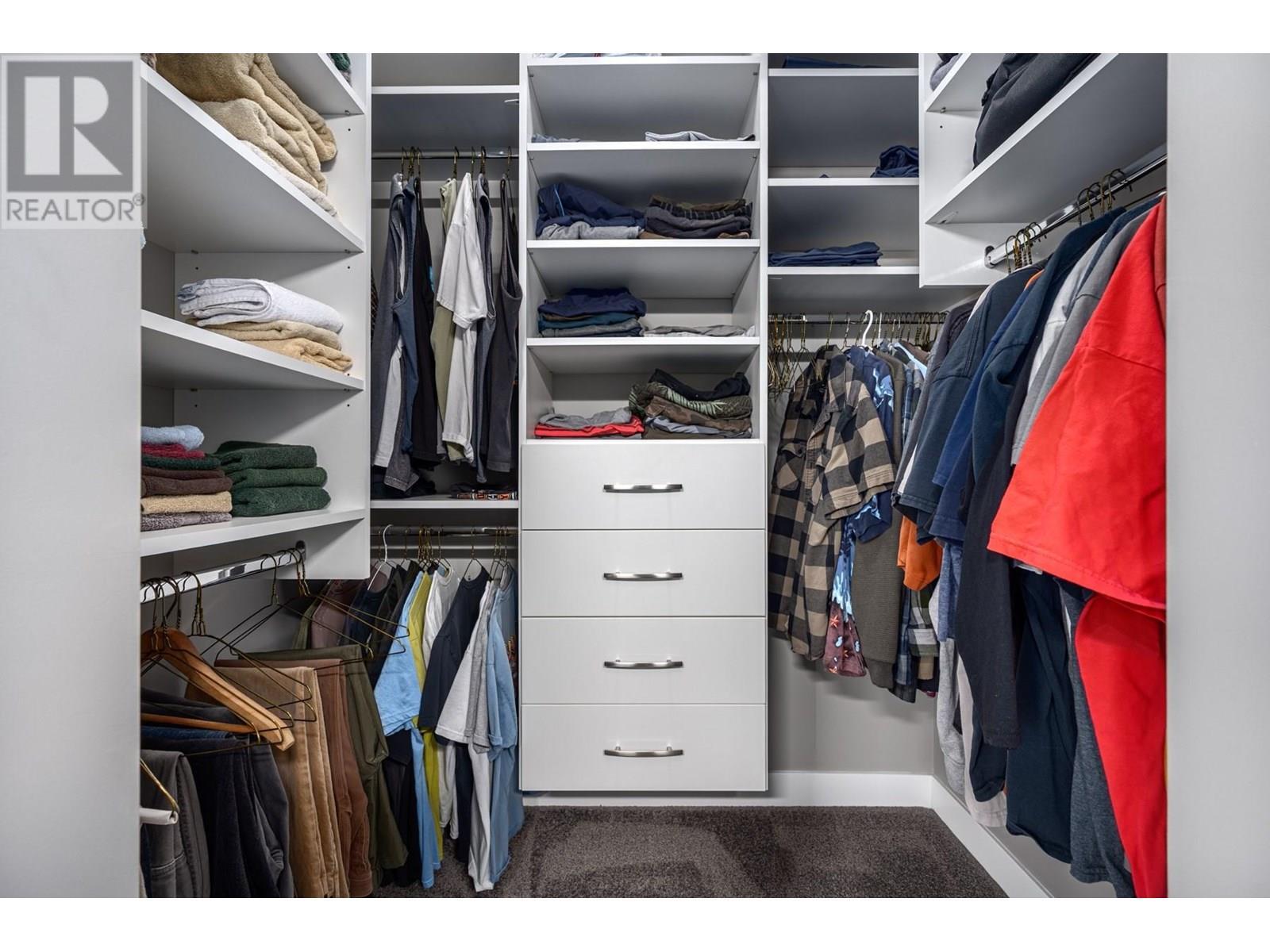 4038 Rio Vista Way, Kamloops, BC - Indoor With Storage