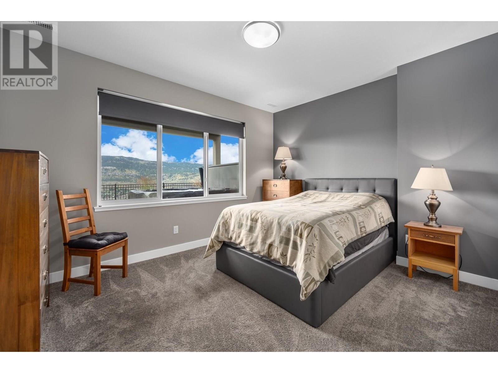 4038 Rio Vista Way, Kamloops, BC - Indoor Photo Showing Bedroom