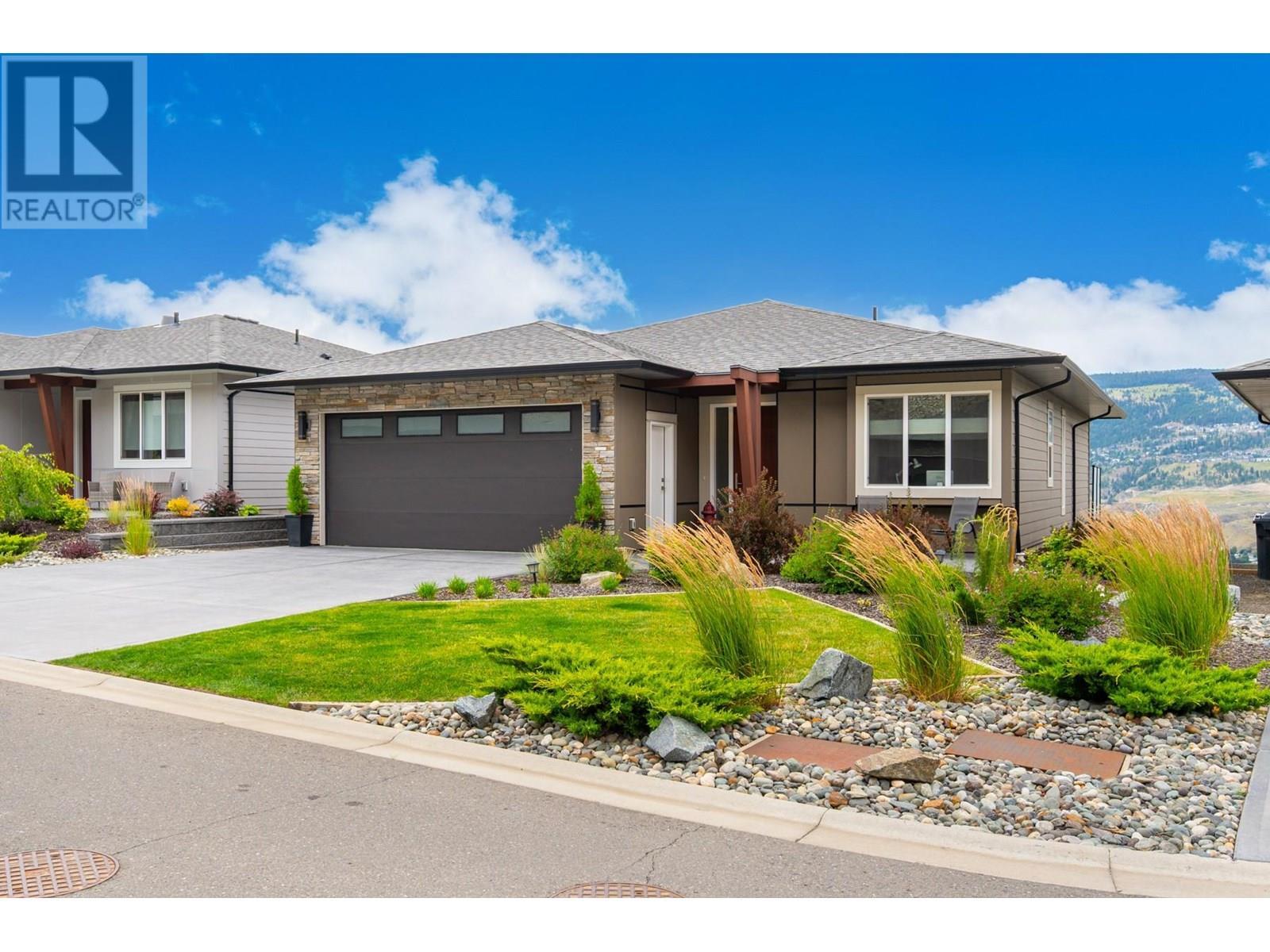 4038 Rio Vista Way, Kamloops, BC - Outdoor With Facade