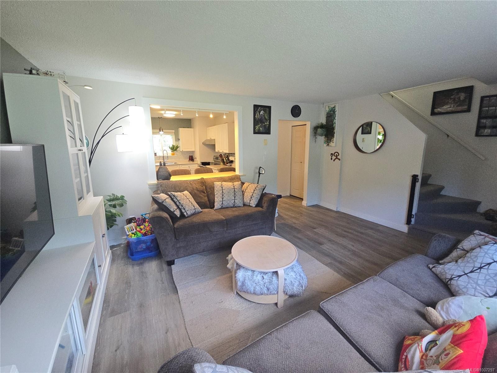 A-9477 Scott St, Port Hardy, BC - Indoor Photo Showing Living Room