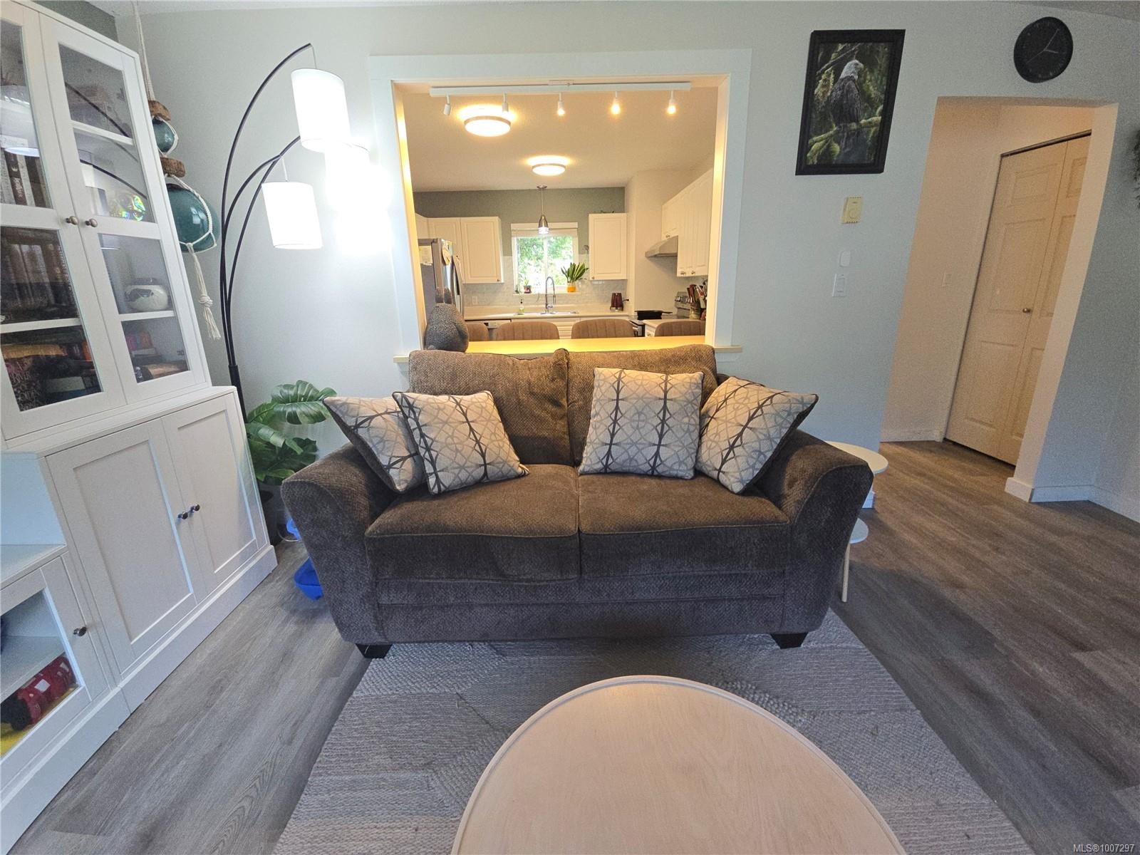 A-9477 Scott St, Port Hardy, BC - Indoor Photo Showing Living Room
