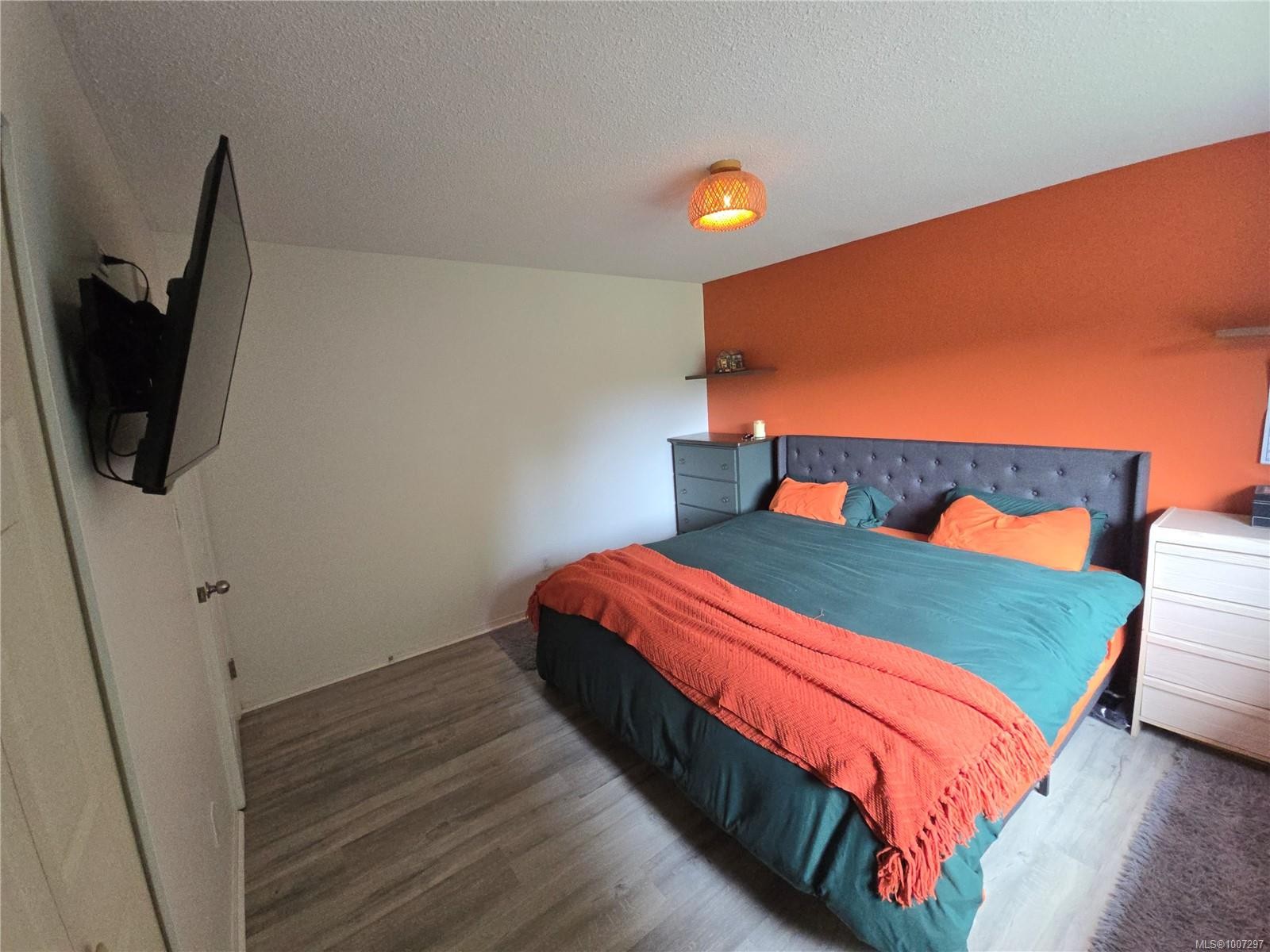 A-9477 Scott St, Port Hardy, BC - Indoor Photo Showing Bedroom