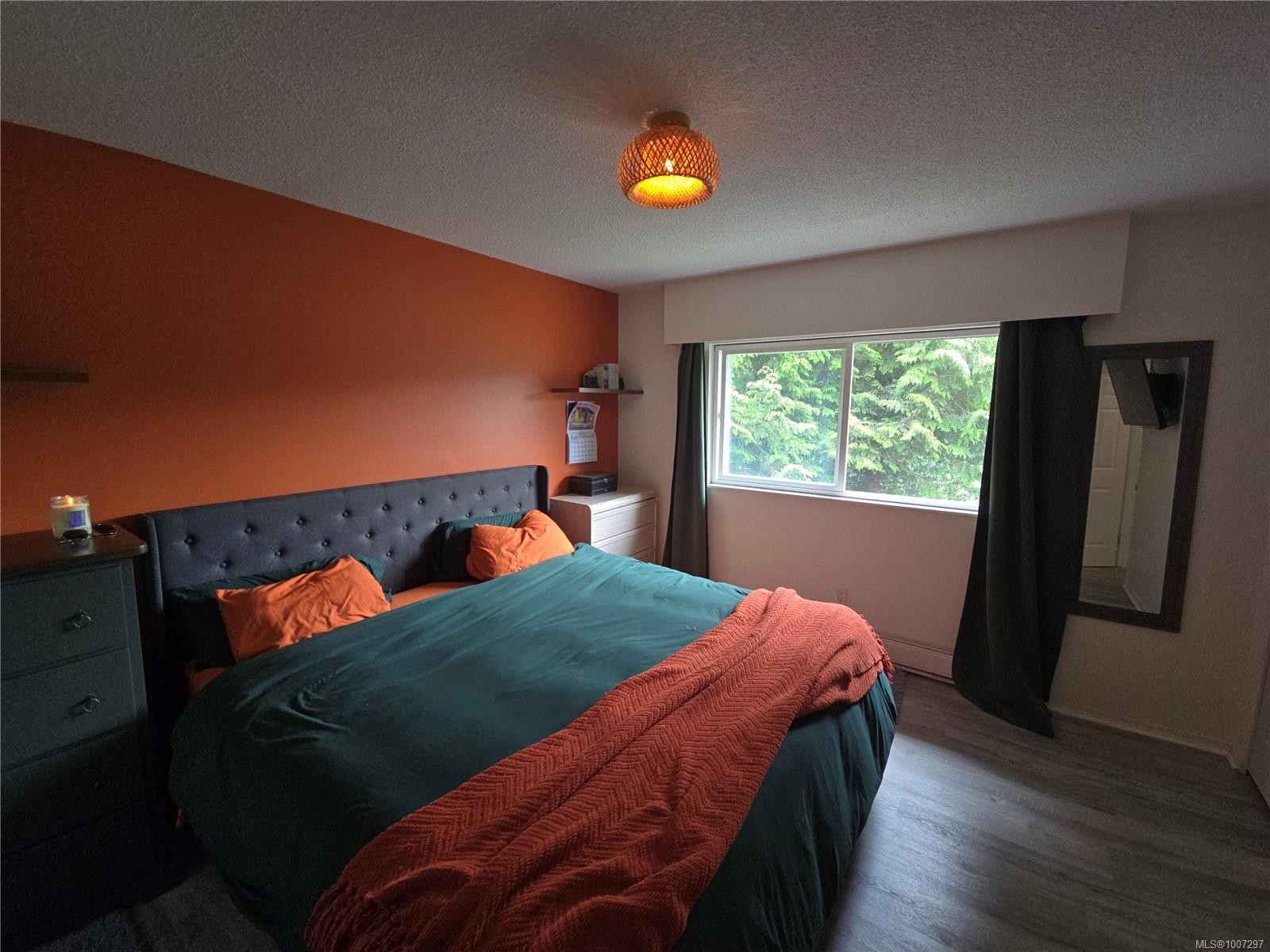 A-9477 Scott St, Port Hardy, BC - Indoor Photo Showing Bedroom