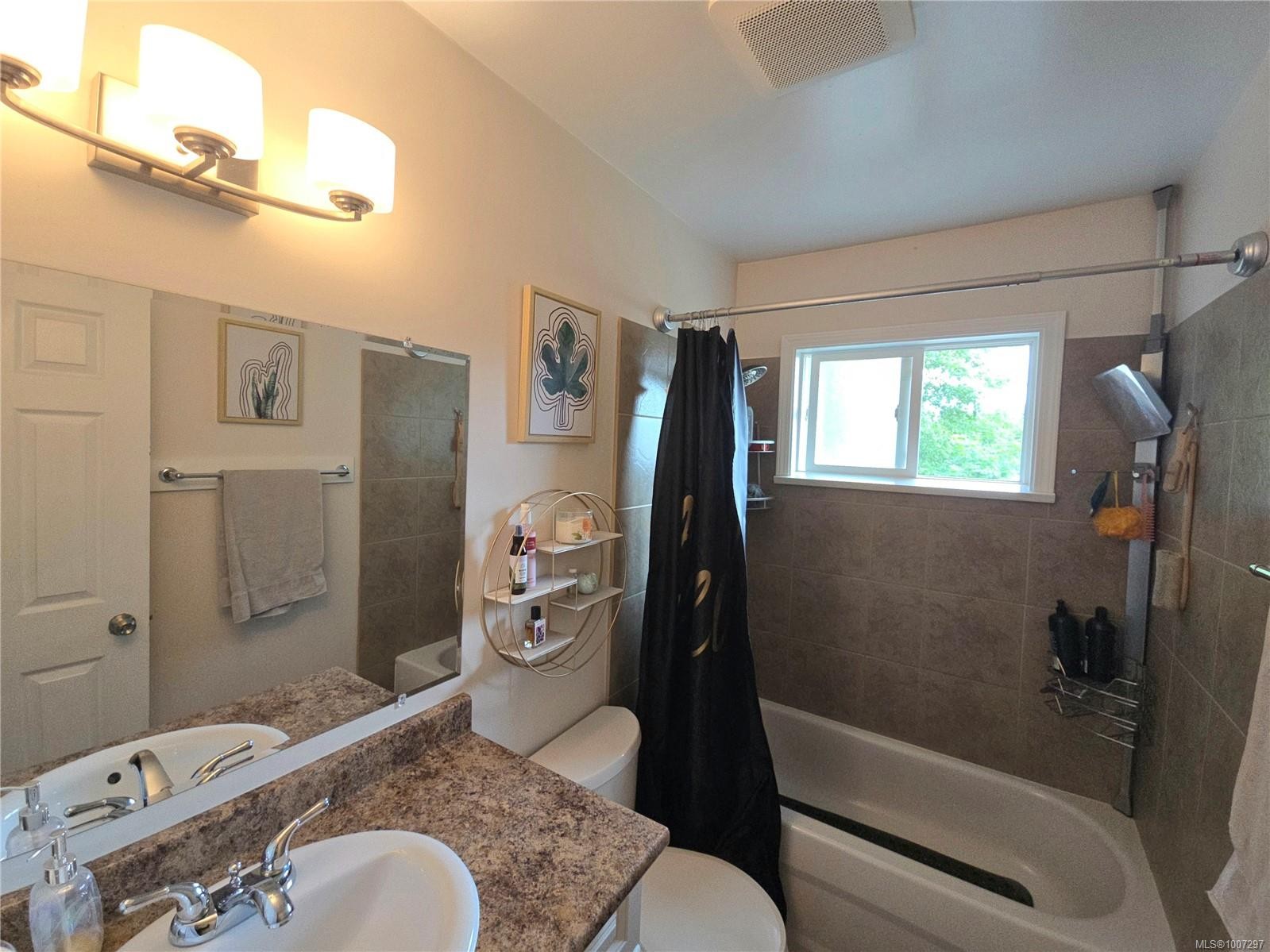 A-9477 Scott St, Port Hardy, BC - Indoor Photo Showing Bathroom