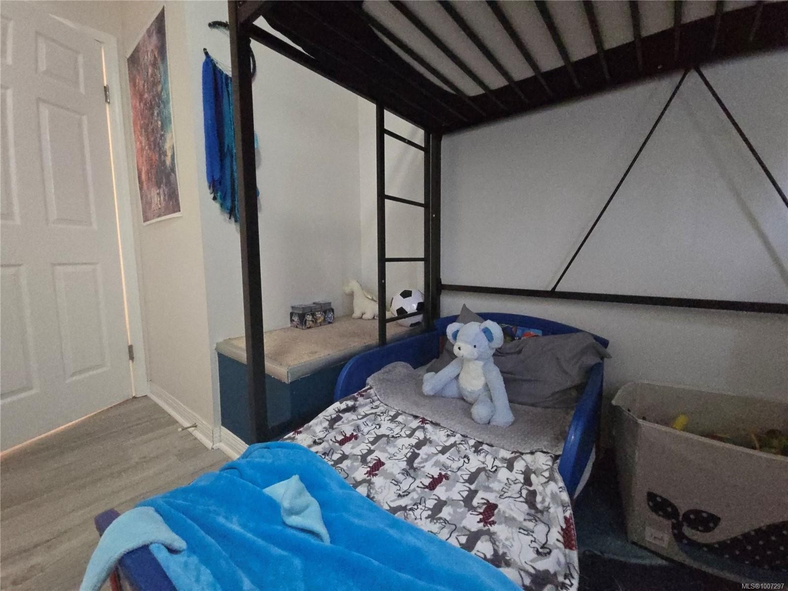 A-9477 Scott St, Port Hardy, BC - Indoor Photo Showing Bedroom