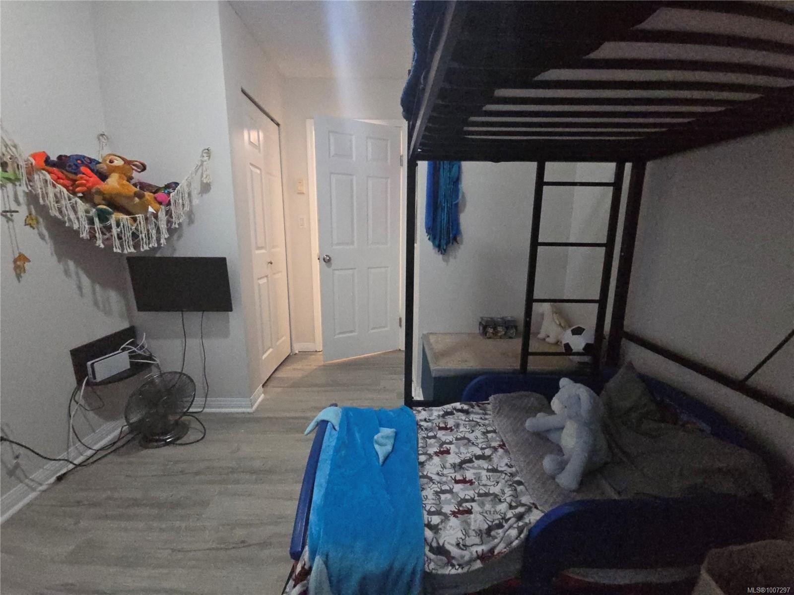 A-9477 Scott St, Port Hardy, BC - Indoor Photo Showing Other Room