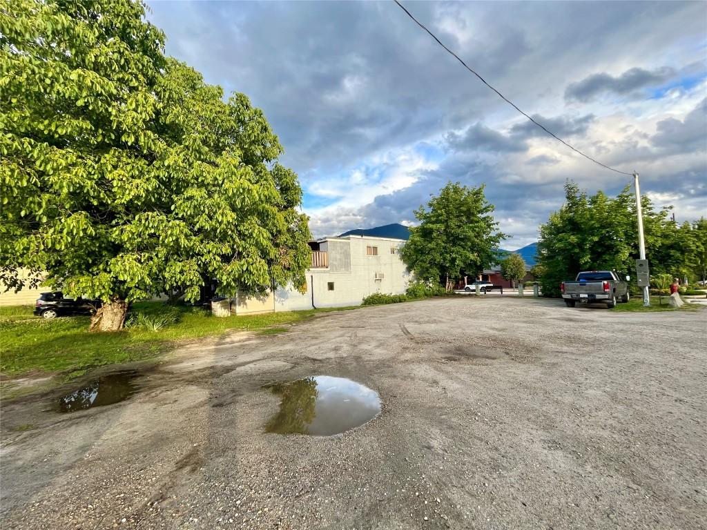 219 Broadway Street, Nakusp, BC