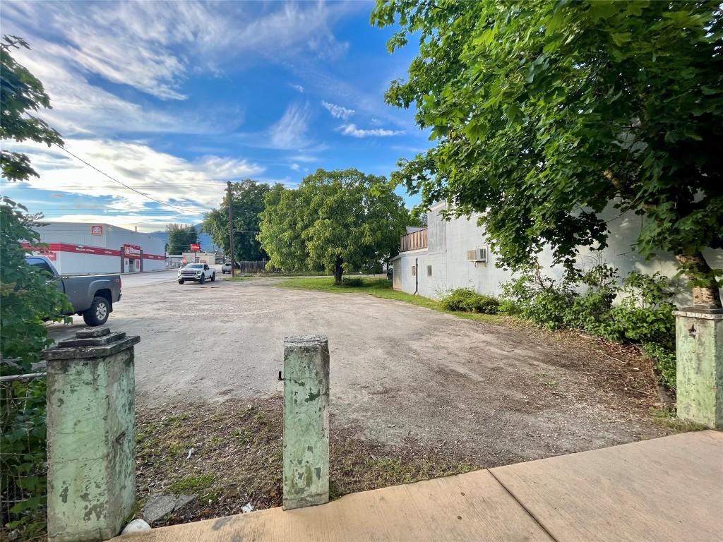 219 Broadway Street, Nakusp, BC