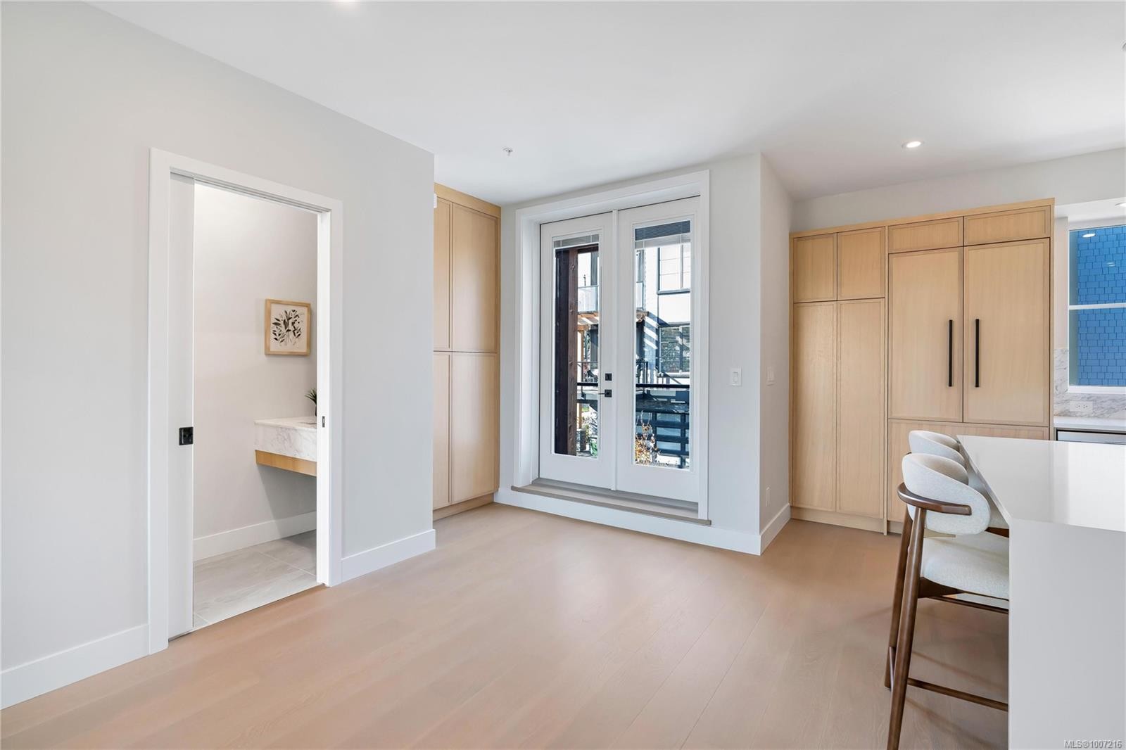 13-2590 Penrhyn St, Saanich, BC