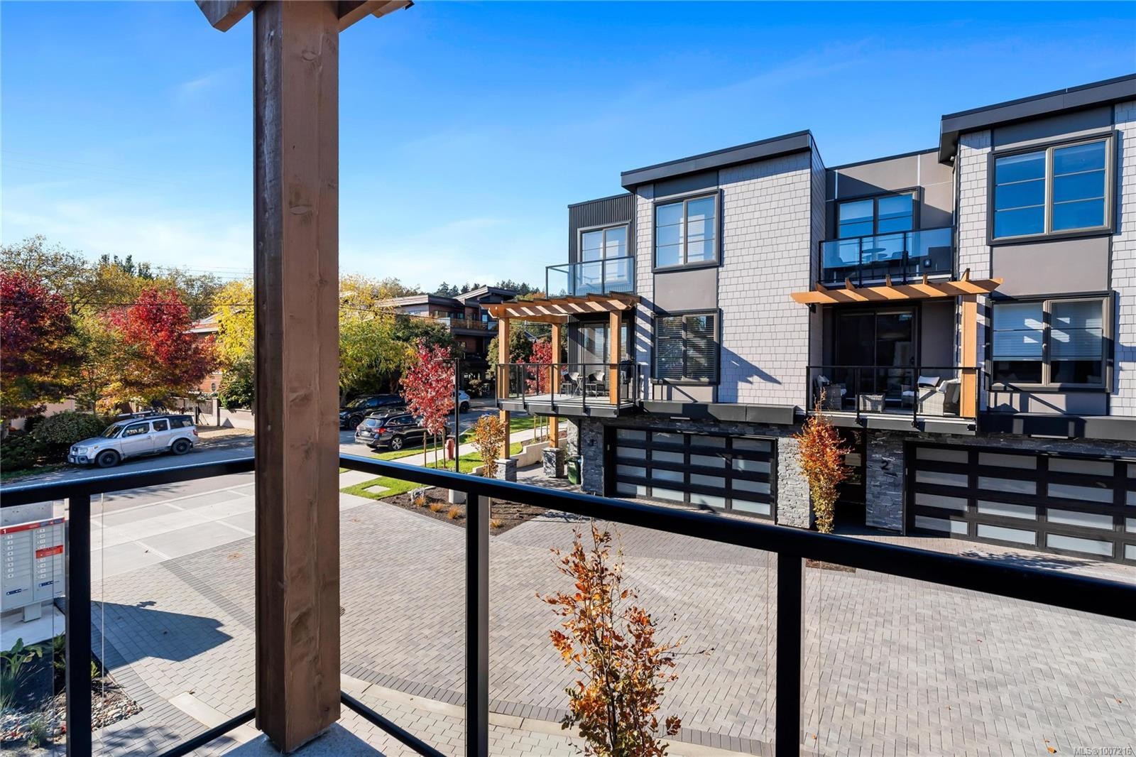 13-2590 Penrhyn St, Saanich, BC