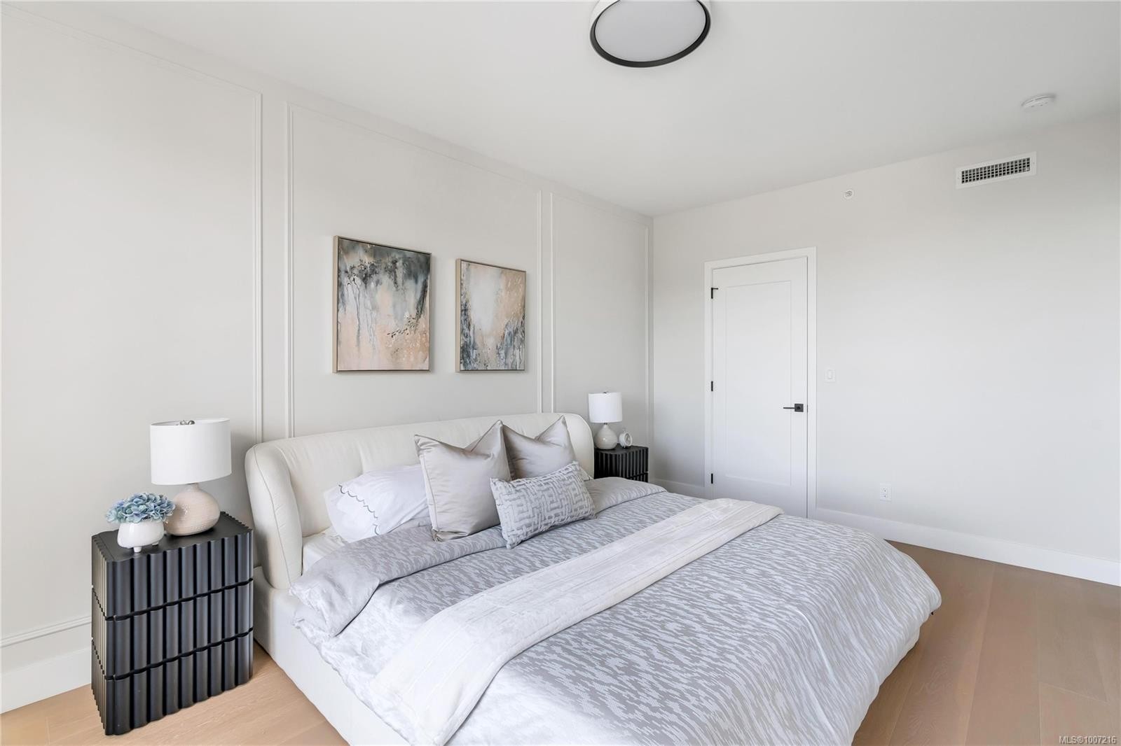 13-2590 Penrhyn St, Saanich, BC