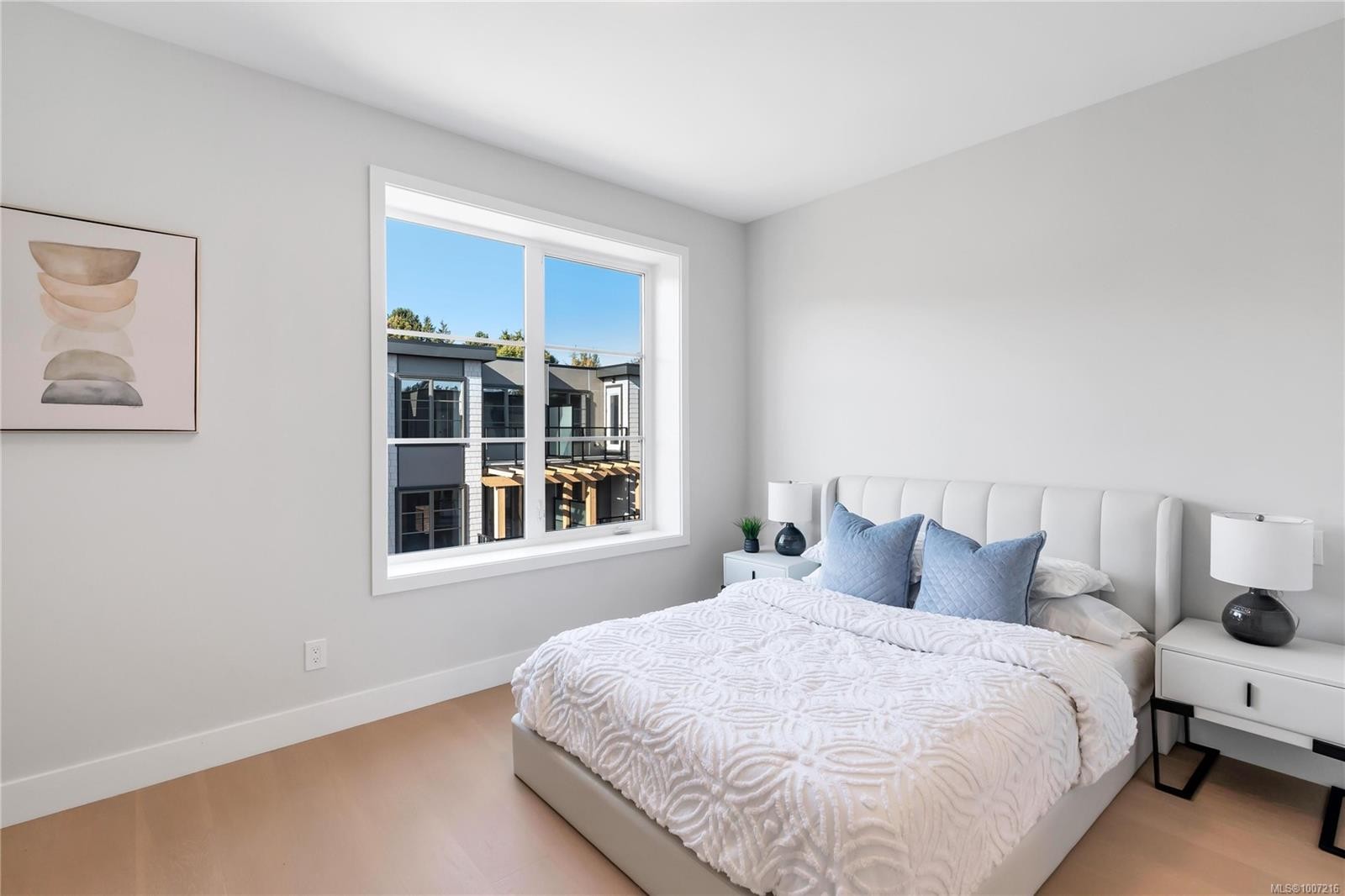 13-2590 Penrhyn St, Saanich, BC