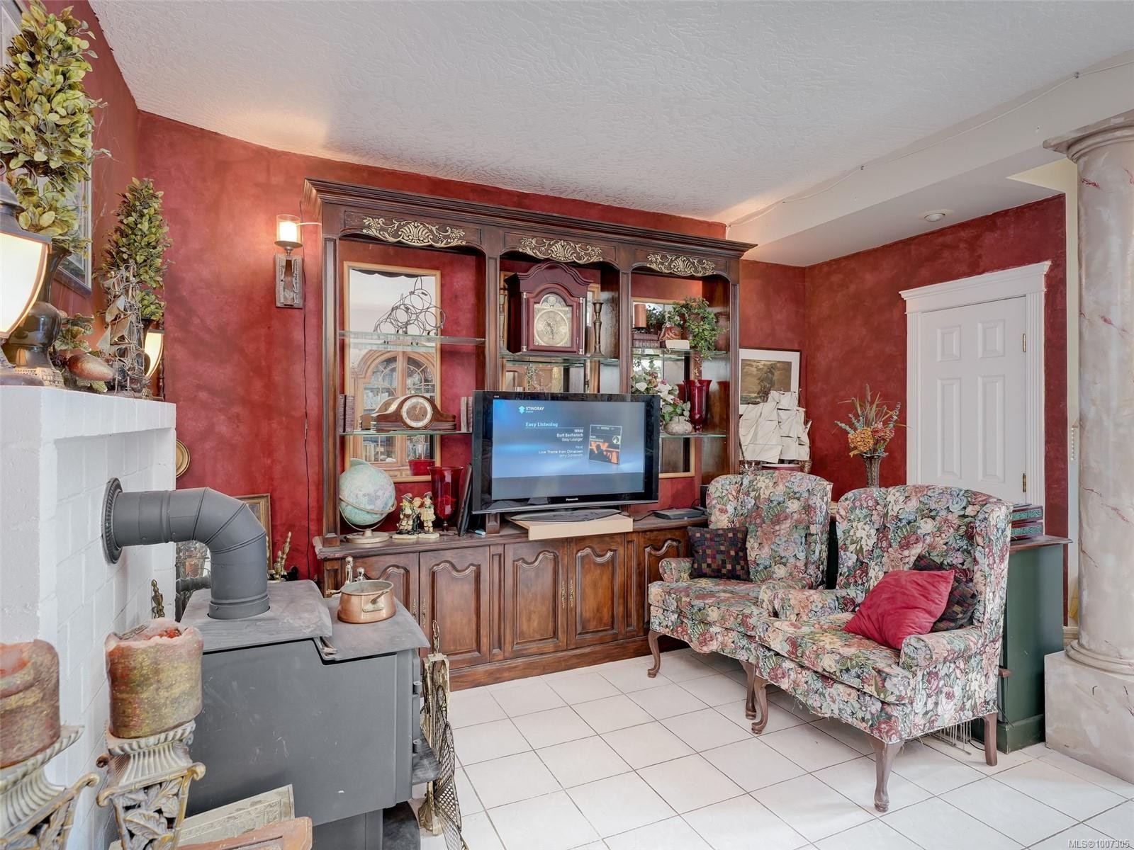 8626 Lochside Dr, North Saanich, BC