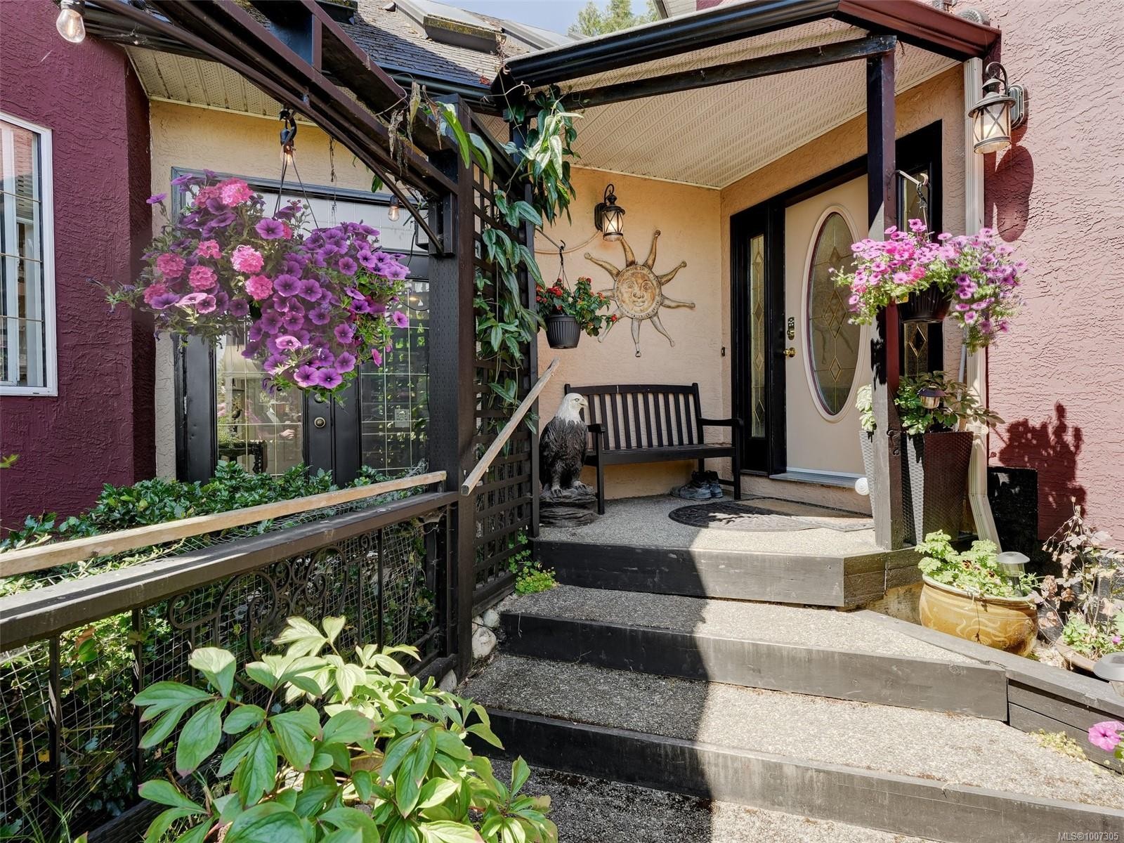 8626 Lochside Dr, North Saanich, BC